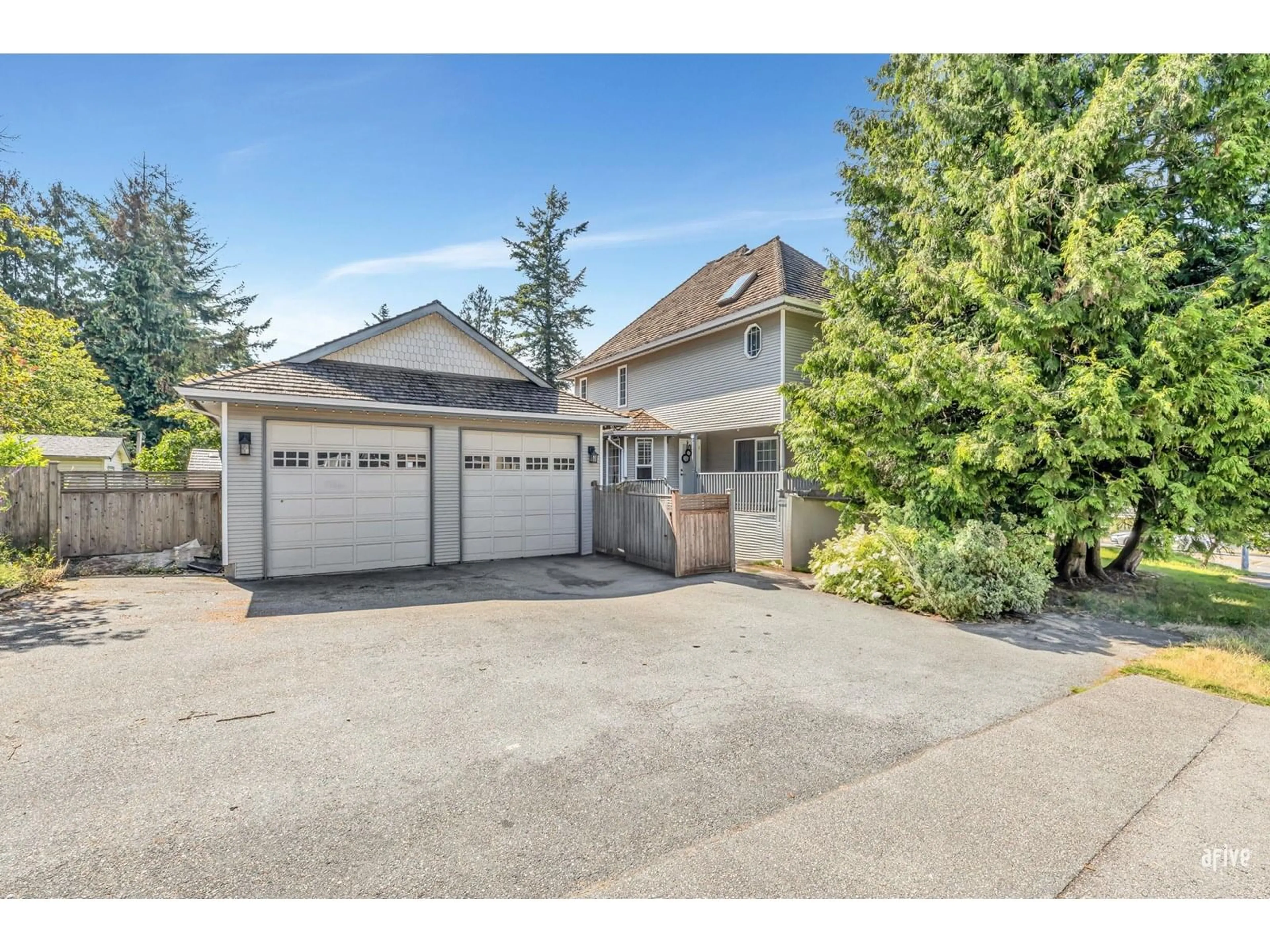 Unknown for 13596 60, Surrey British Columbia V3X2M6