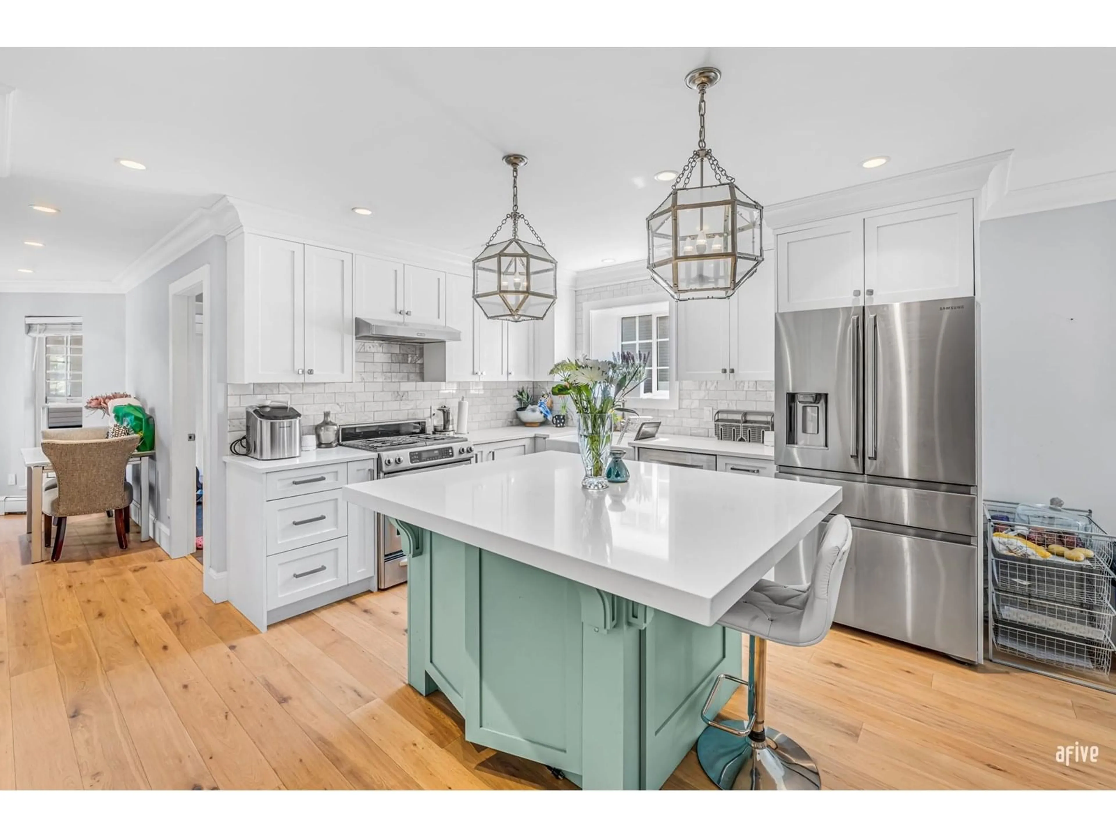 Open concept kitchen, unknown for 13596 60, Surrey British Columbia V3X2M6