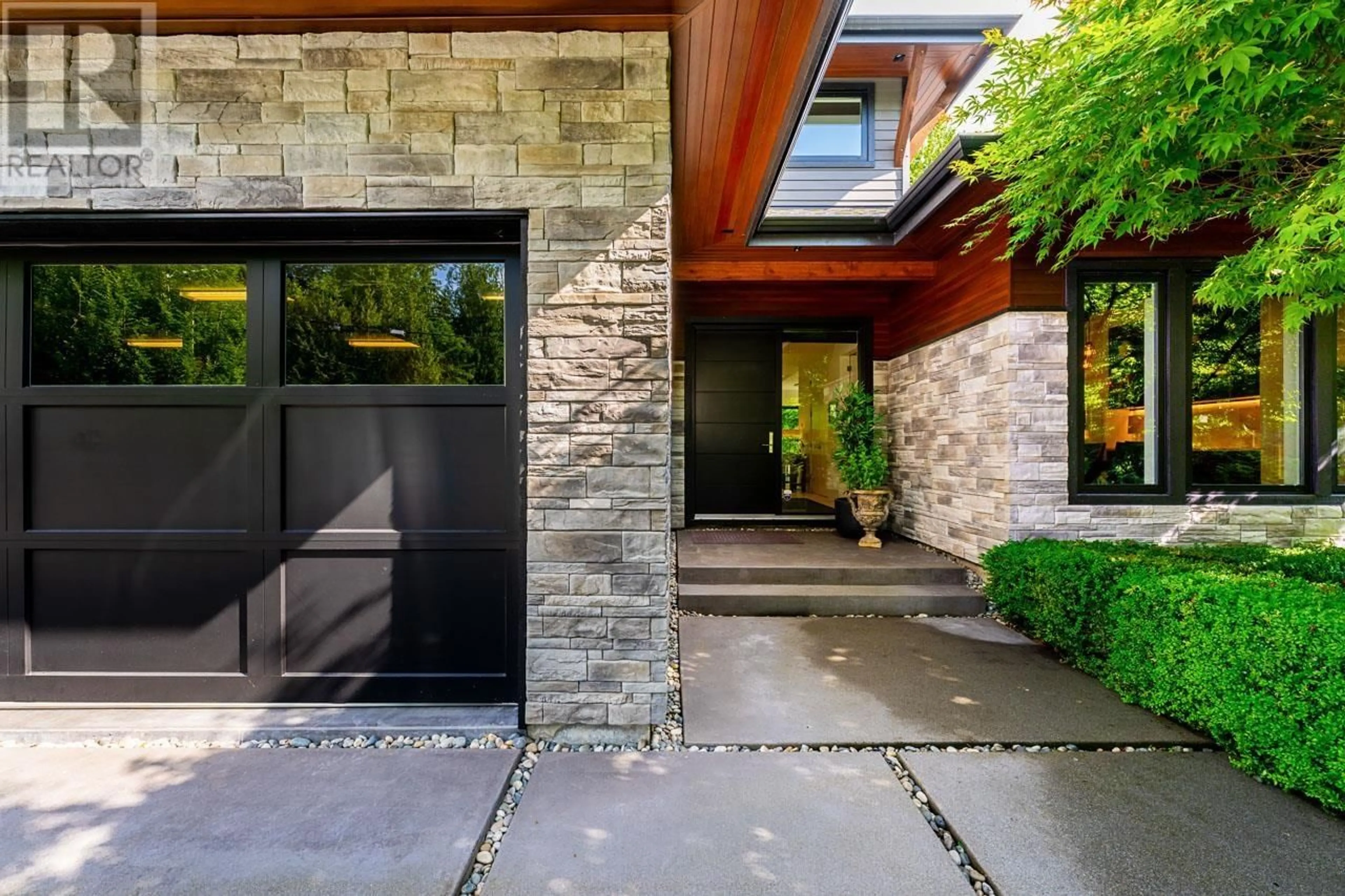 Indoor entryway for 26290 126 AVENUE, Maple Ridge British Columbia V2W1C9