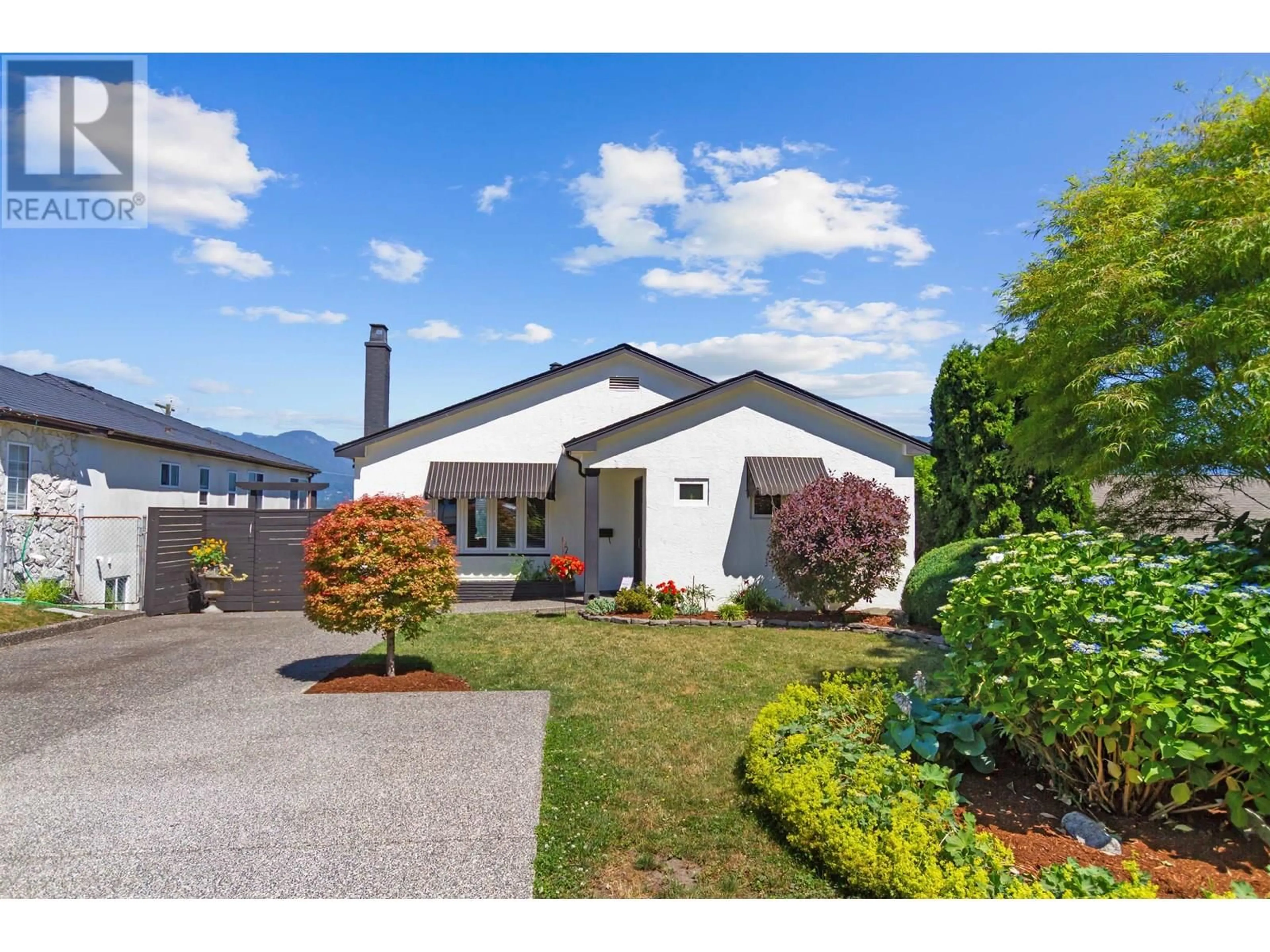 A pic from outside/outdoor area/front of a property/back of a property/a pic from drone, street for 4031 TRINITY STREET, Burnaby British Columbia V5C1N7