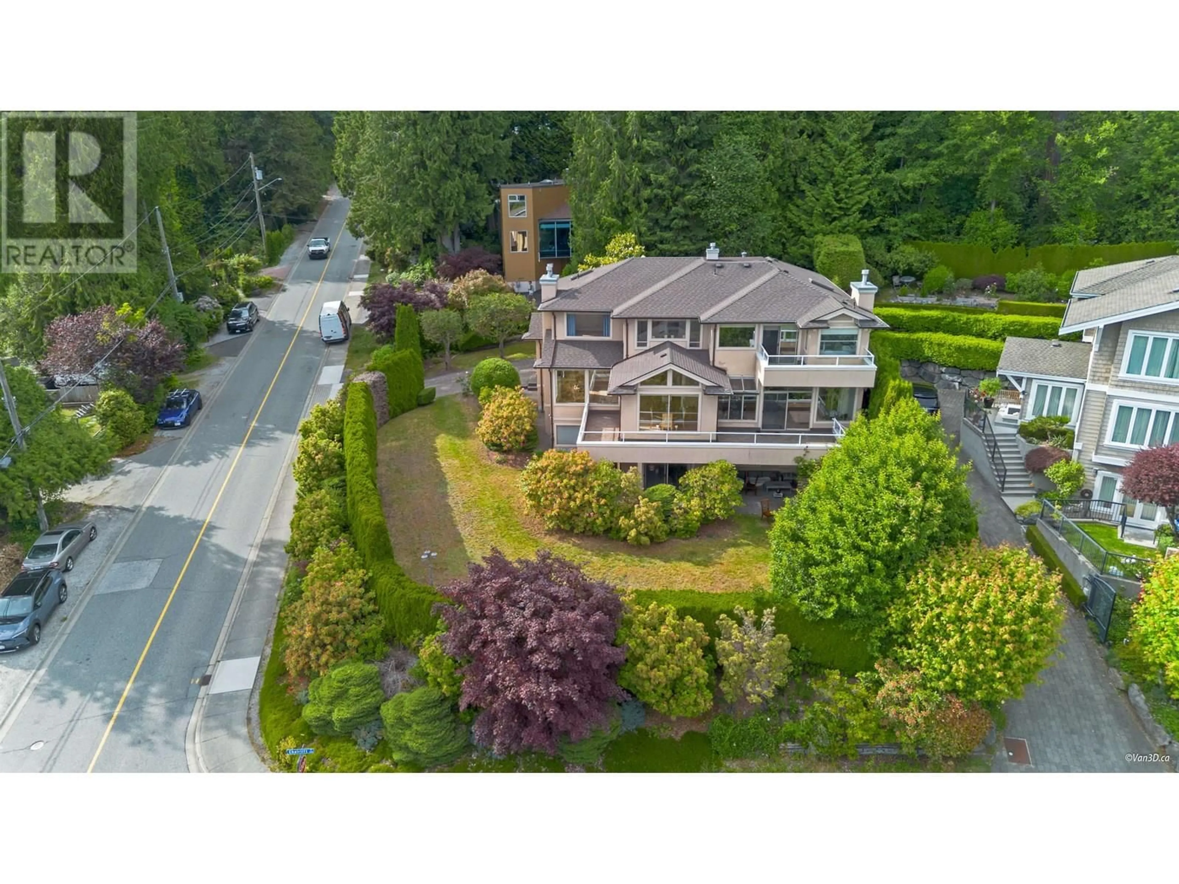 A pic from outside/outdoor area/front of a property/back of a property/a pic from drone, street for 2208 CHAIRLIFT ROAD, West Vancouver British Columbia V7S3G2