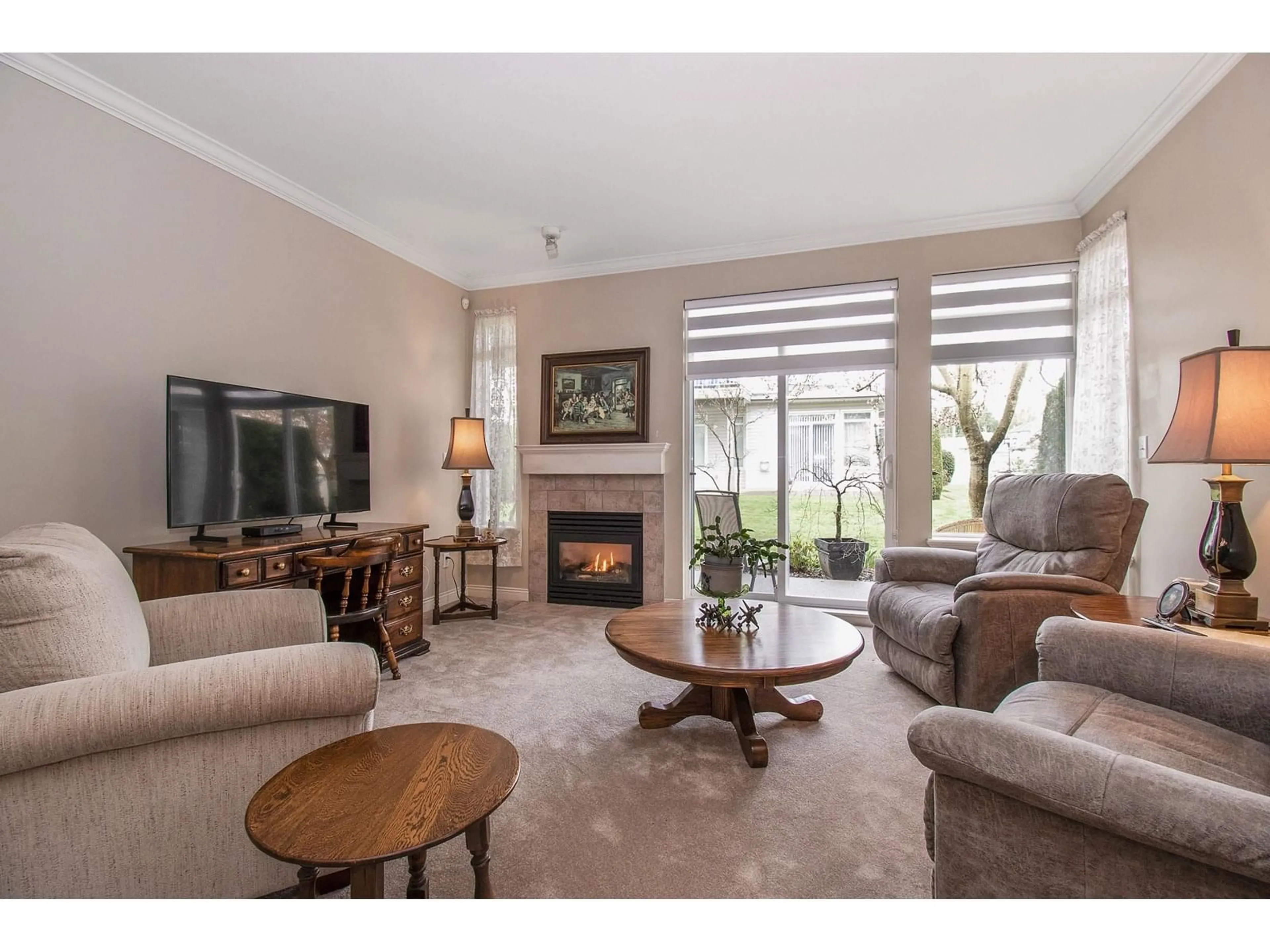Living room with furniture, unknown for 53 - 15070 66A, Surrey British Columbia V3S2A5