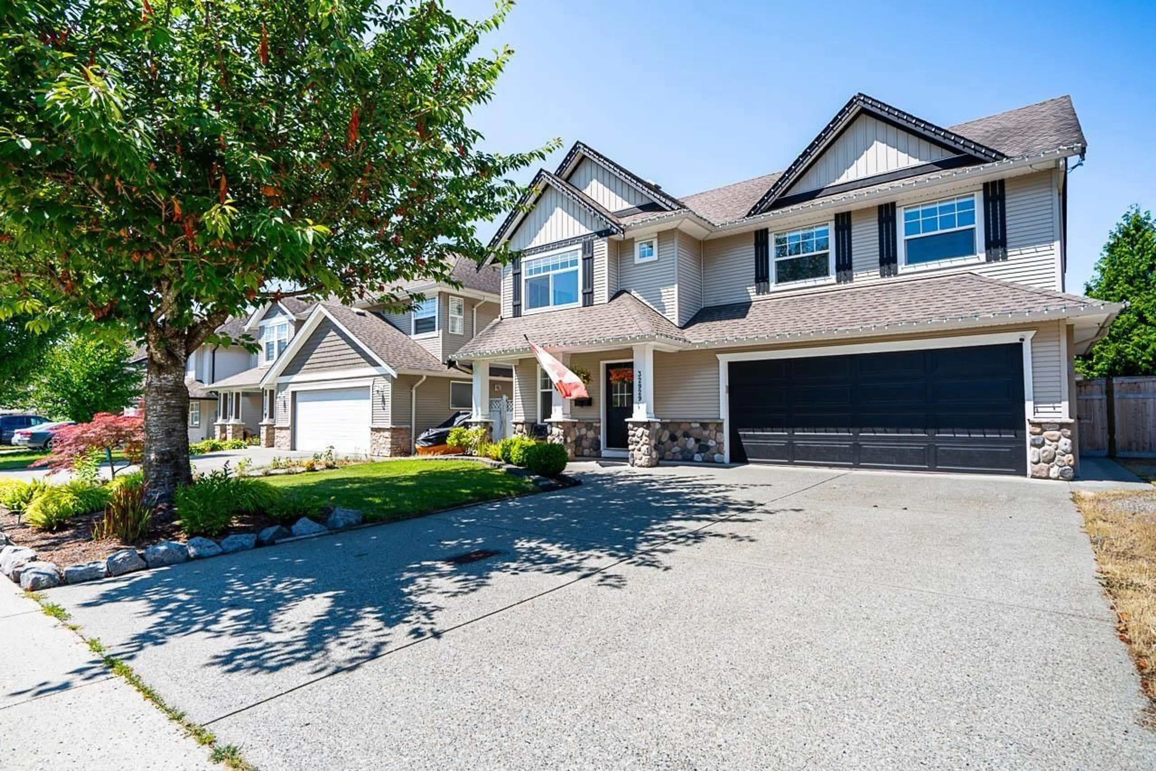 Home with vinyl exterior material, street for 32929 DESBRISAY, Mission British Columbia V2V7R2