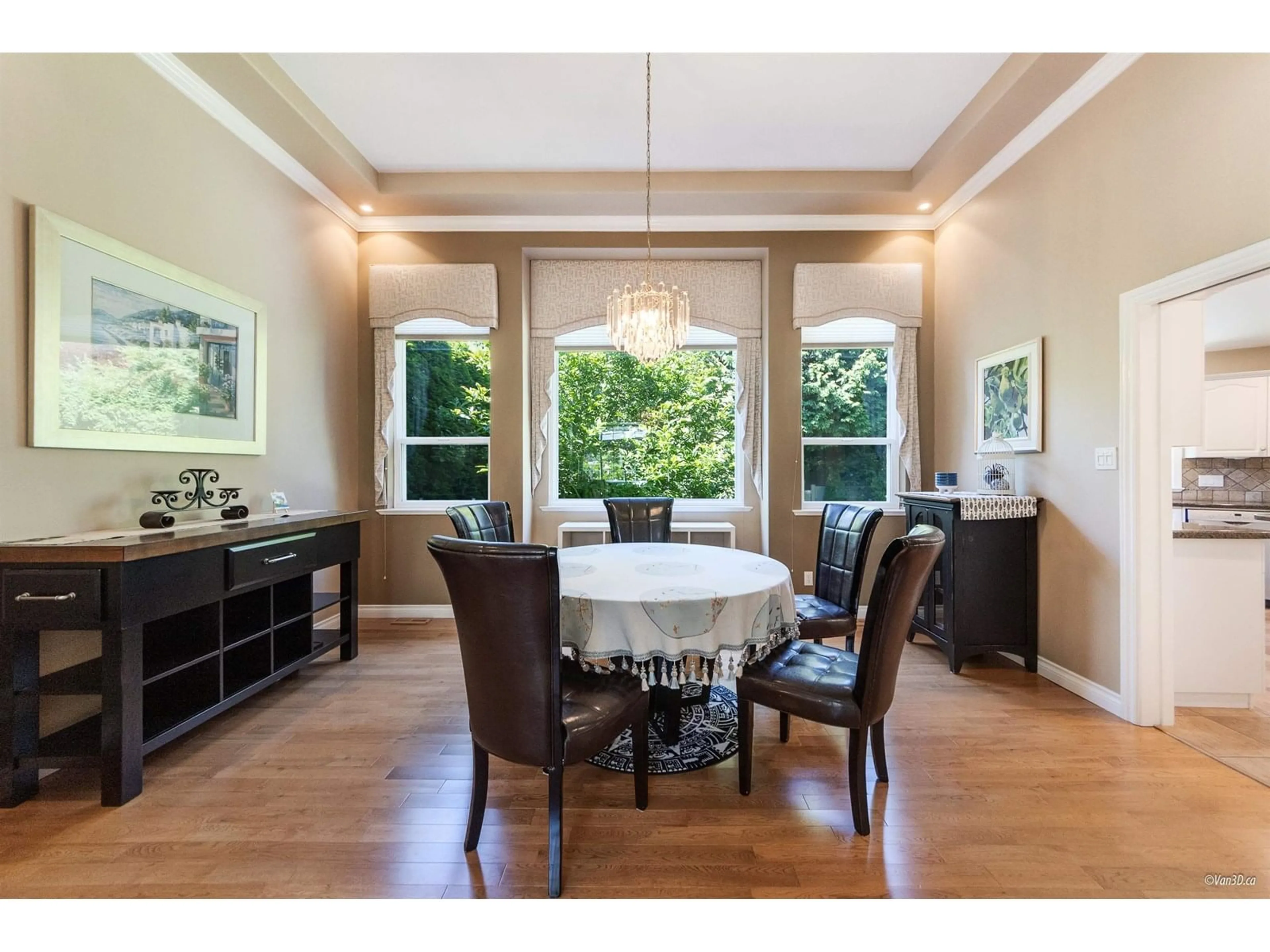 Dining room, wood/laminate floor for 2476 127B, Surrey British Columbia V4A8N8