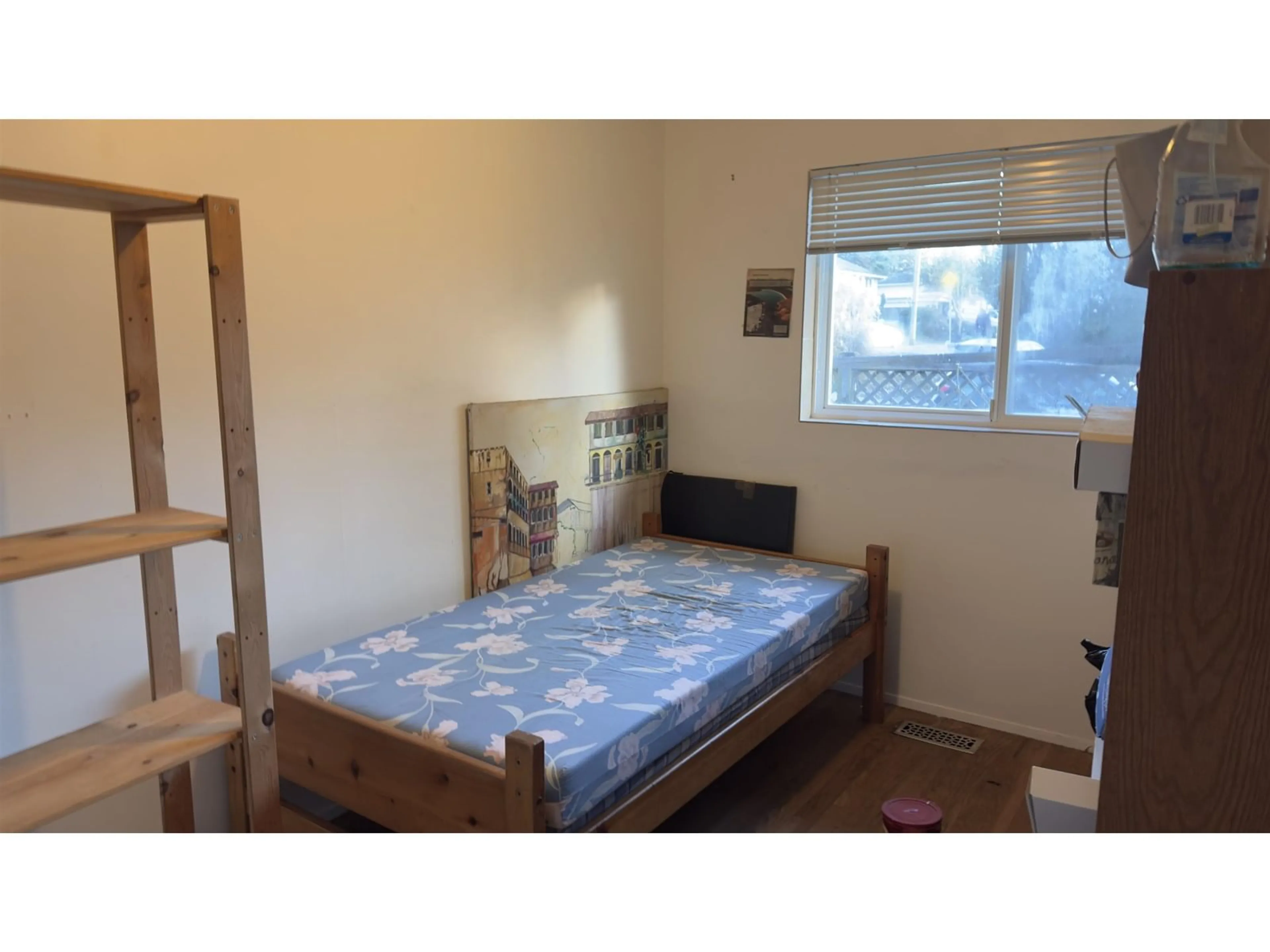 A pic of a room for 9401 DAWSON, Delta British Columbia V4C5G7
