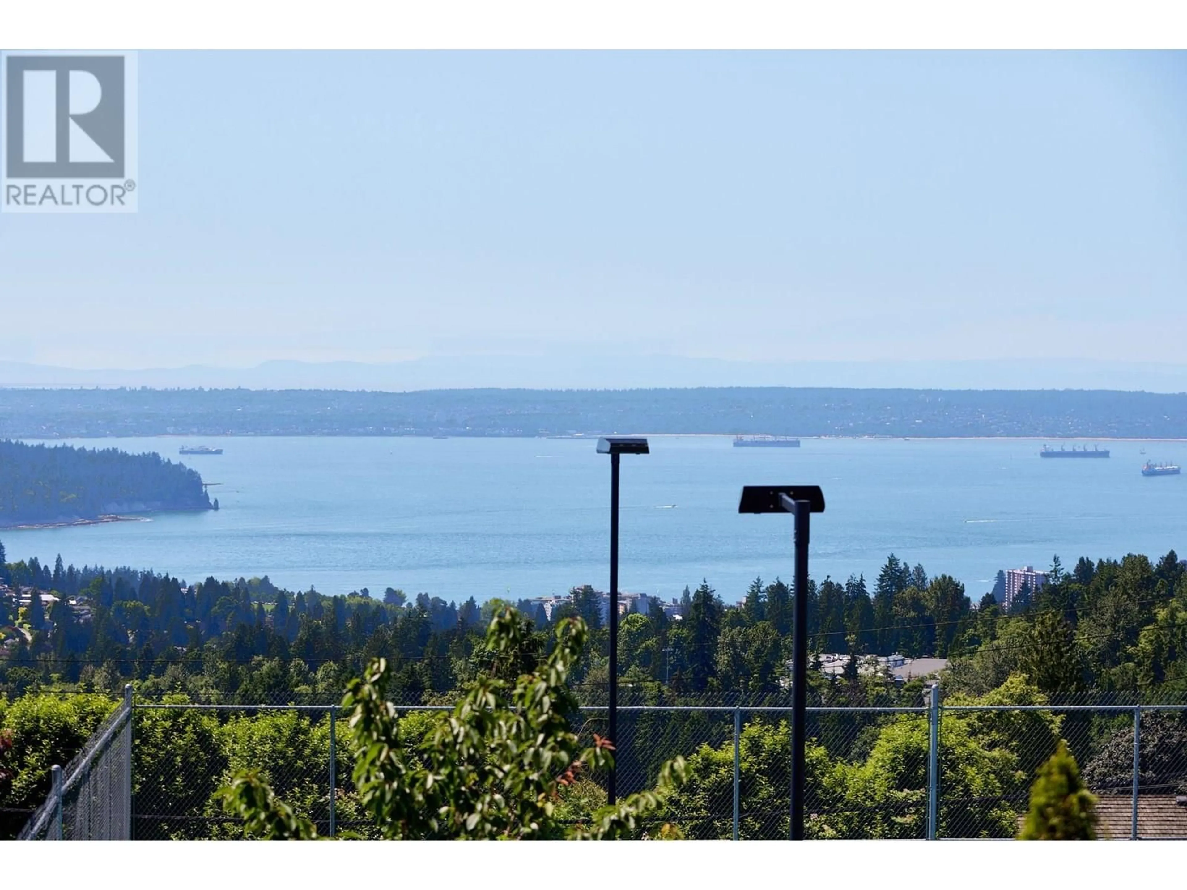 Unknown for 1028 EYREMOUNT DRIVE, West Vancouver British Columbia V7S2B3