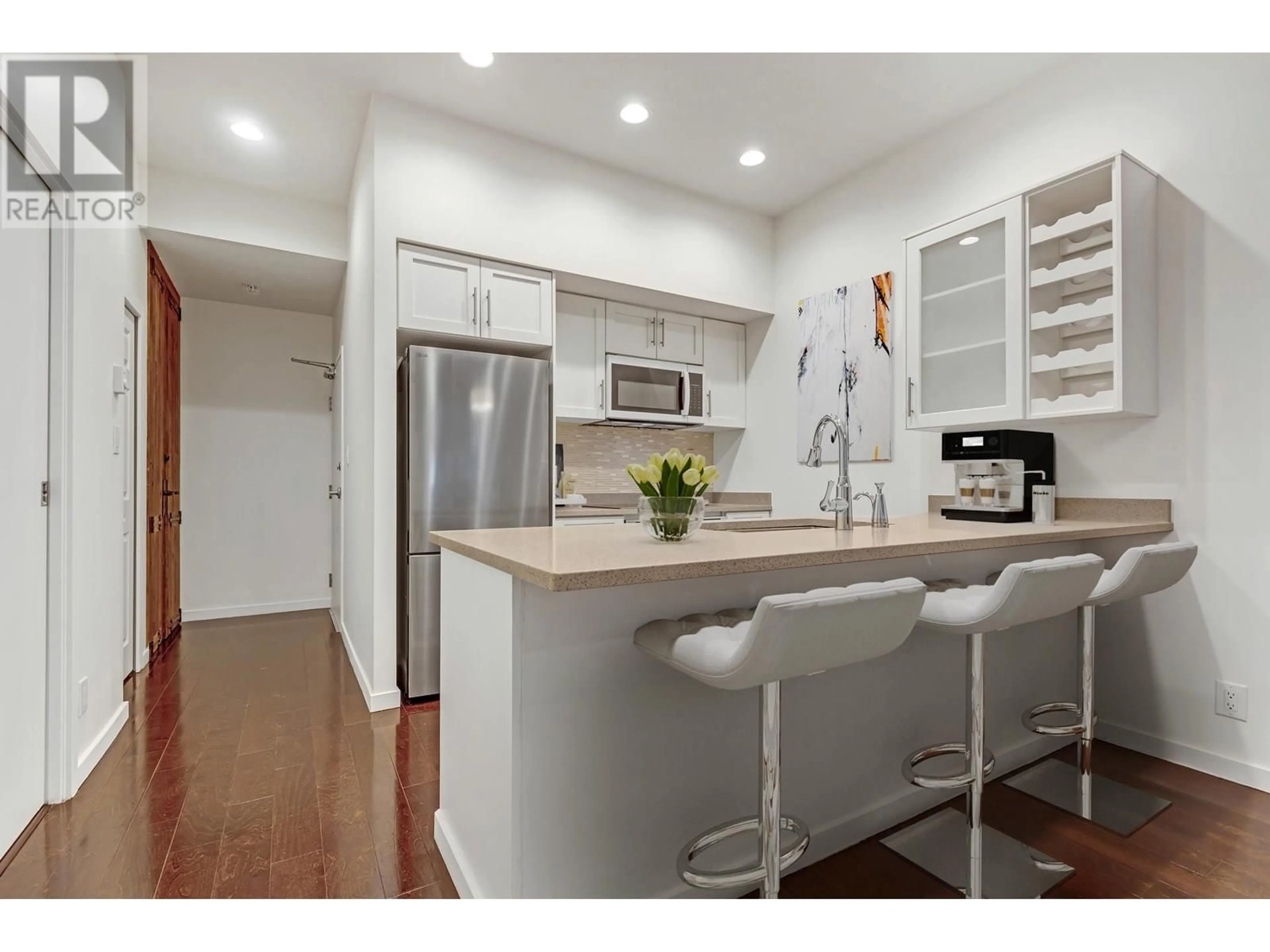 Open concept kitchen, unknown for 102 REGIMENT SQUARE, Vancouver British Columbia V6B1W1