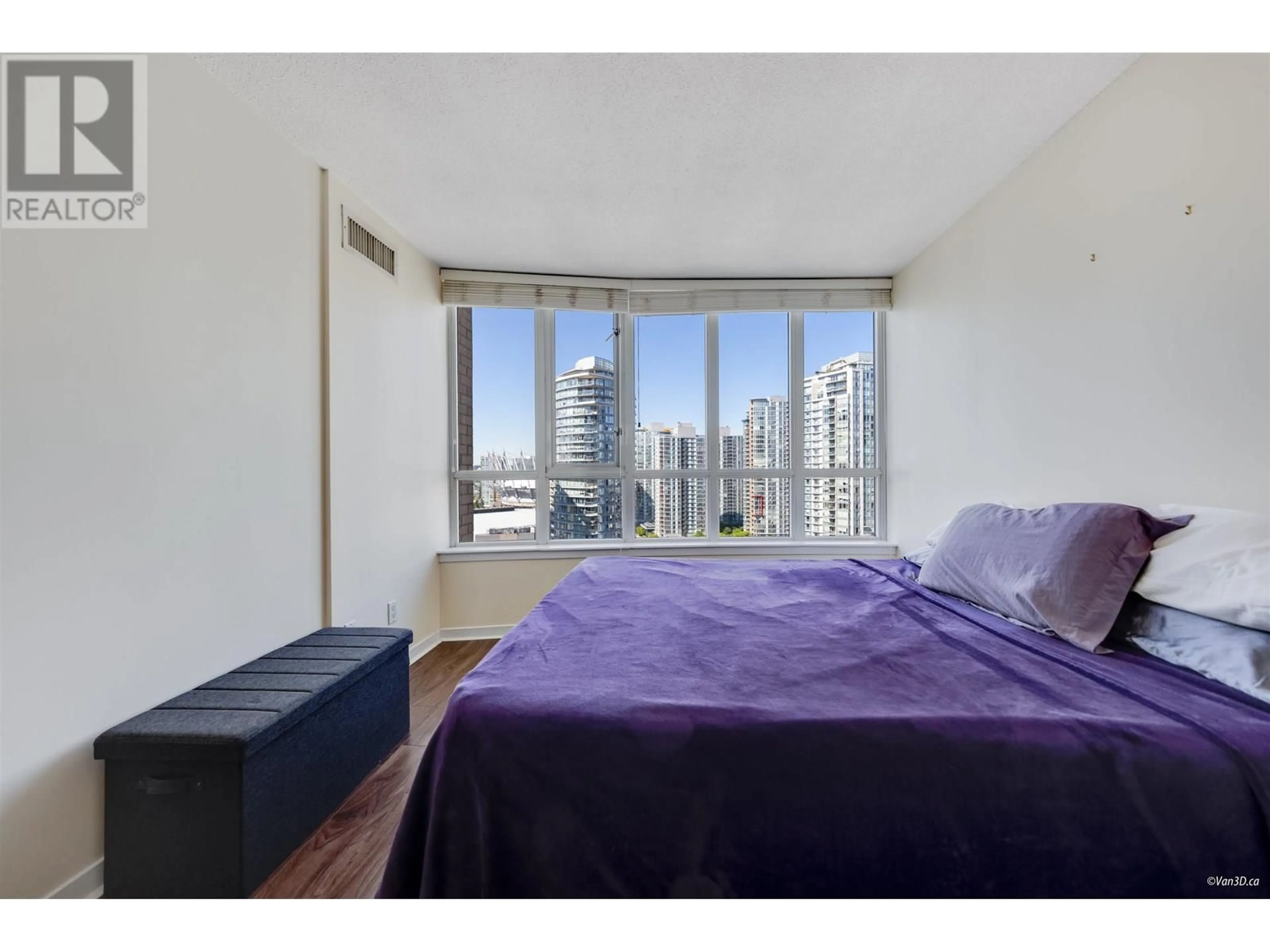 Bedroom with bed, unknown for 2610 - 63 KEEFER PLACE, Vancouver British Columbia V6B6N6