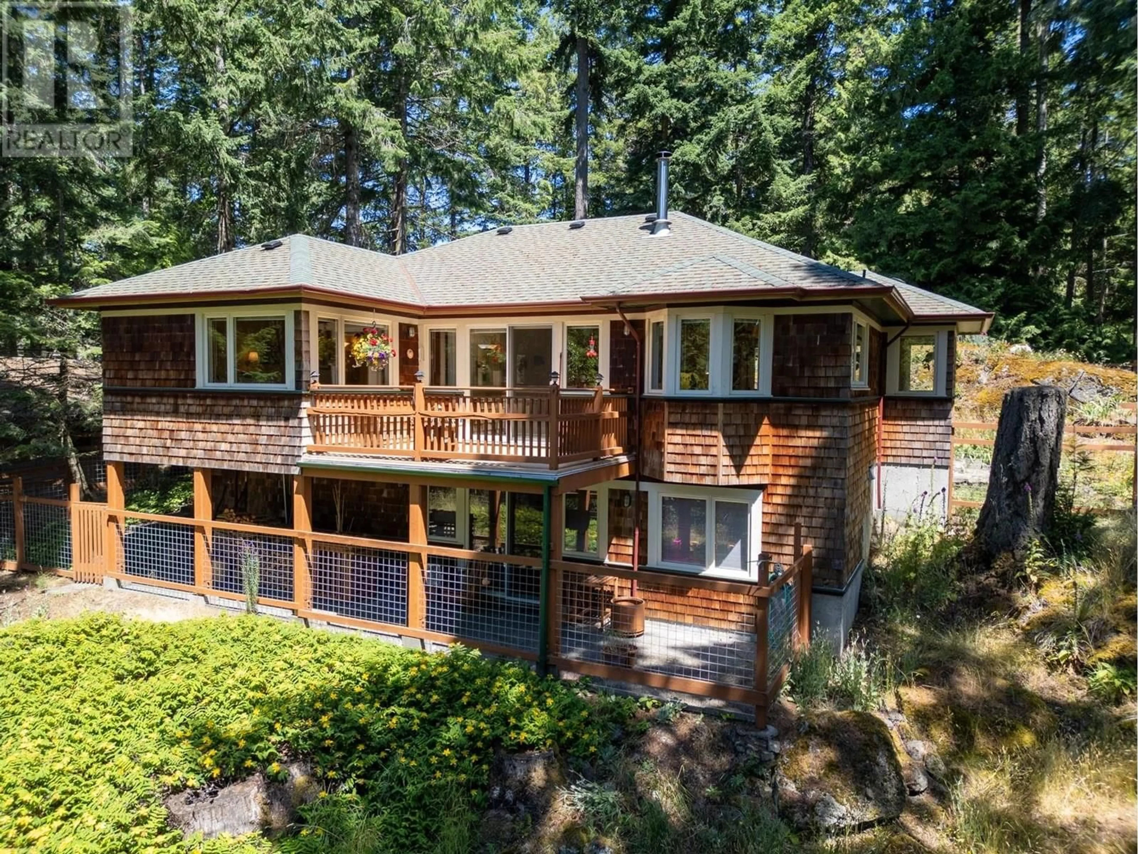 A pic from outside/outdoor area/front of a property/back of a property/a pic from drone, unknown for 2622 LIGHTHOUSE LANE, Pender Island British Columbia V0N2M2
