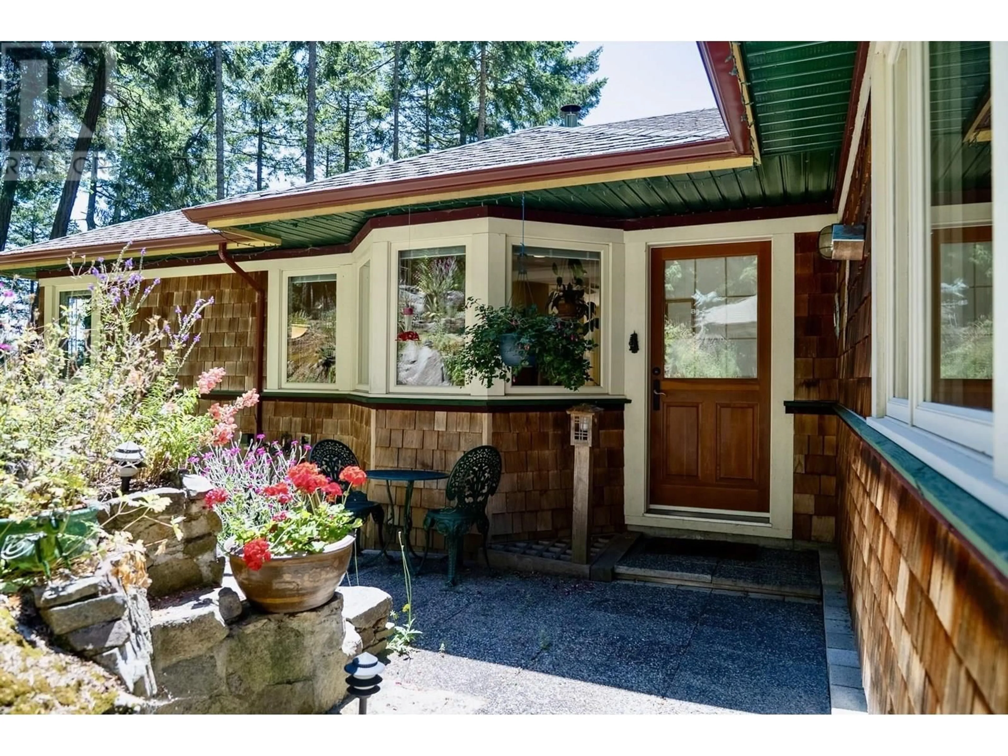 Indoor entryway for 2622 LIGHTHOUSE LANE, Pender Island British Columbia V0N2M2