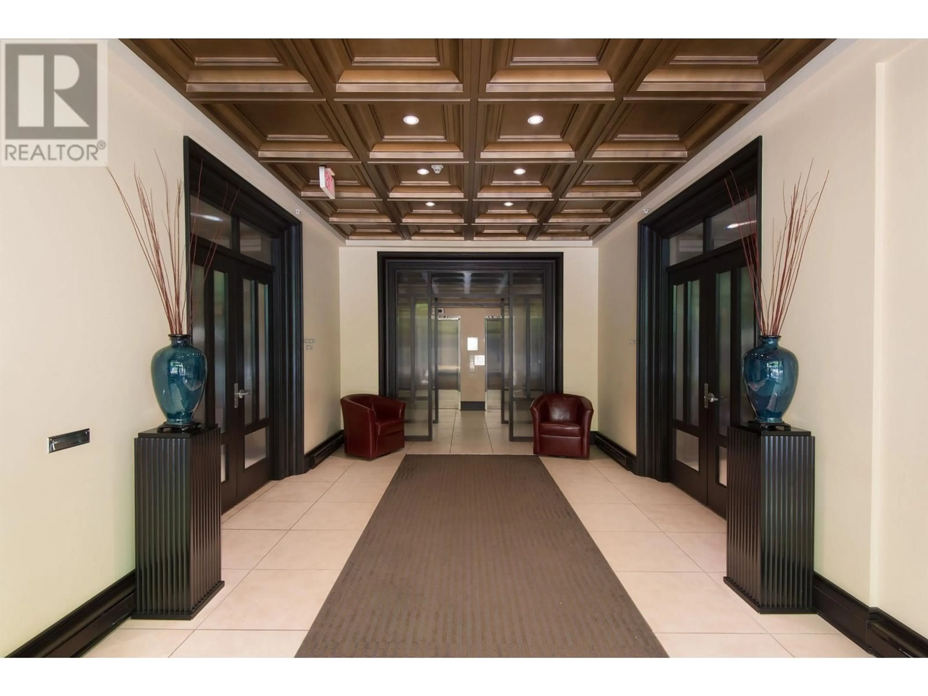 Indoor foyer for 314 - 170 1ST STREET, North Vancouver British Columbia V7M3P2