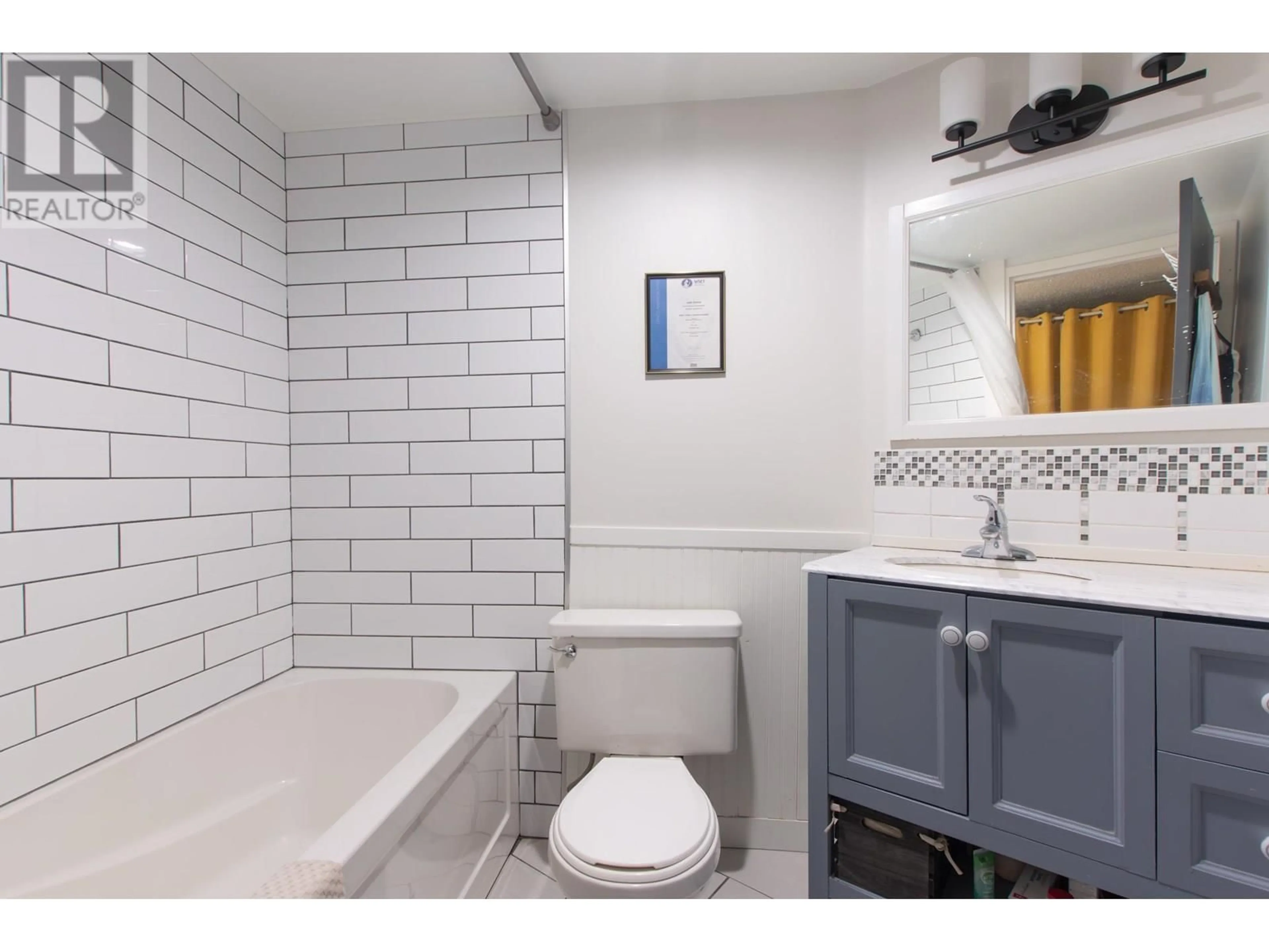 Standard bathroom, ceramic/tile floor for 112 - 2109 WHISTLER ROAD, Whistler British Columbia V8E0A6