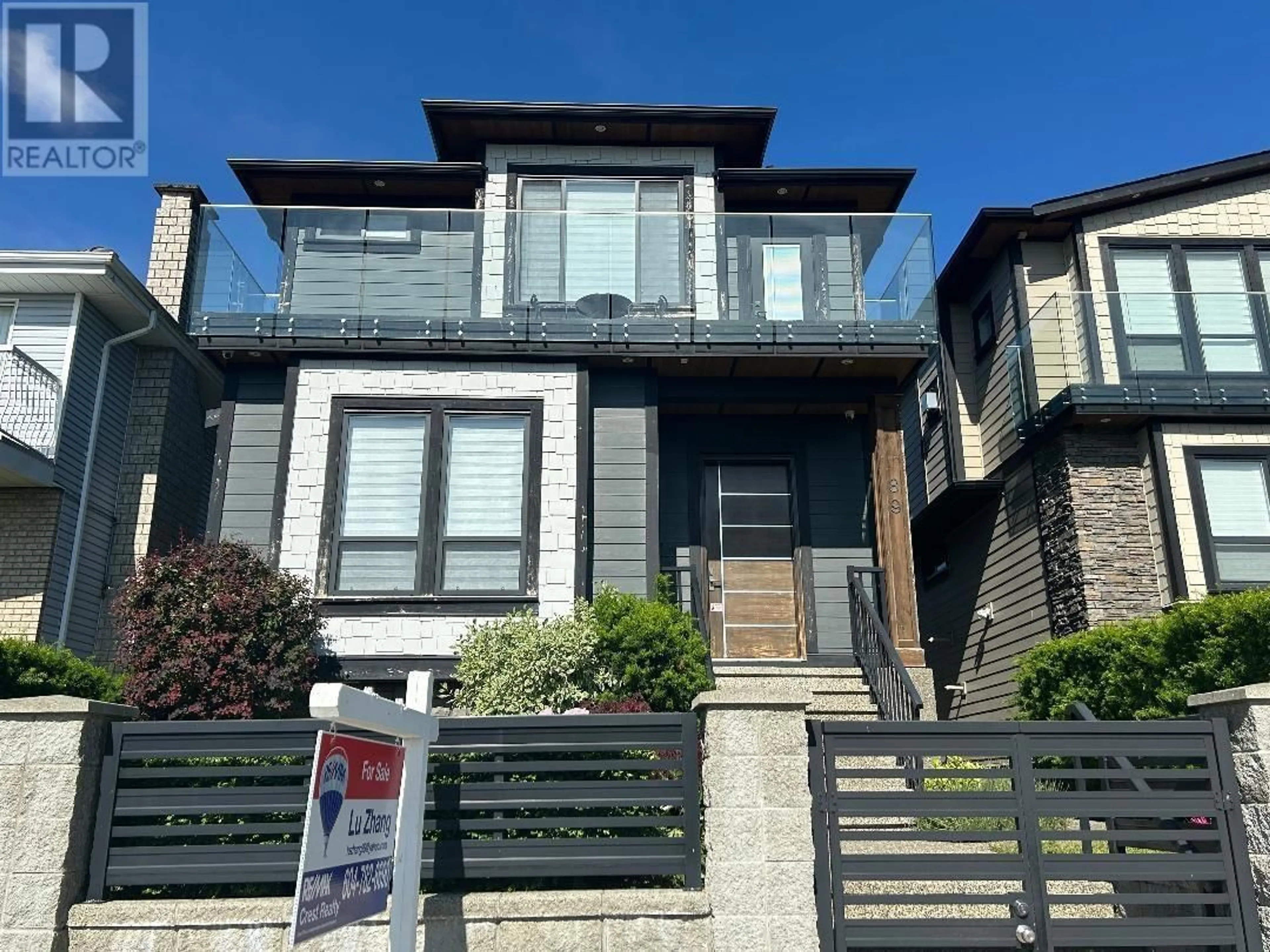 Home with vinyl exterior material, street for 89 WARWICK AVENUE, Burnaby British Columbia V5B3X2