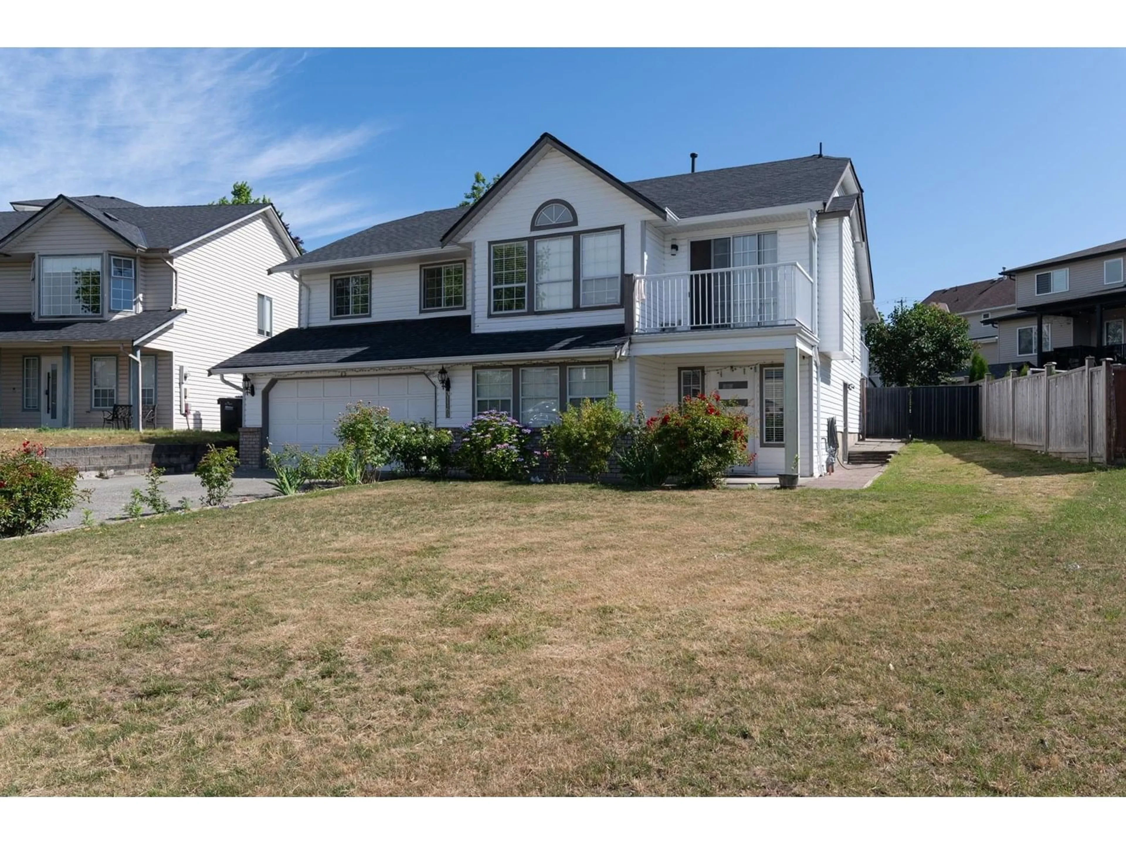 A pic from outside/outdoor area/front of a property/back of a property/a pic from drone, street for 31165 SIDONI, Abbotsford British Columbia V2T5J8