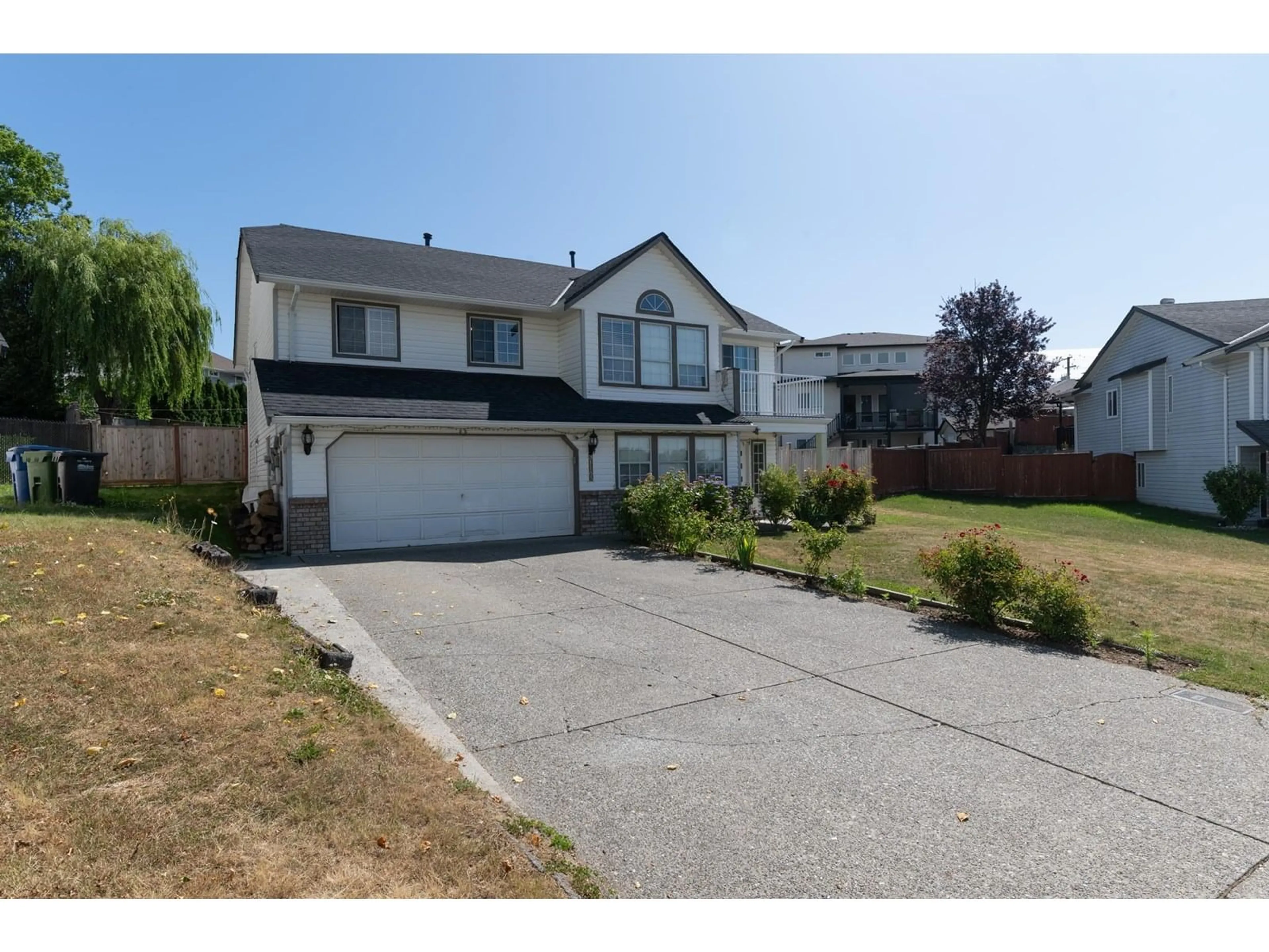 Home with vinyl exterior material, street for 31165 SIDONI, Abbotsford British Columbia V2T5J8