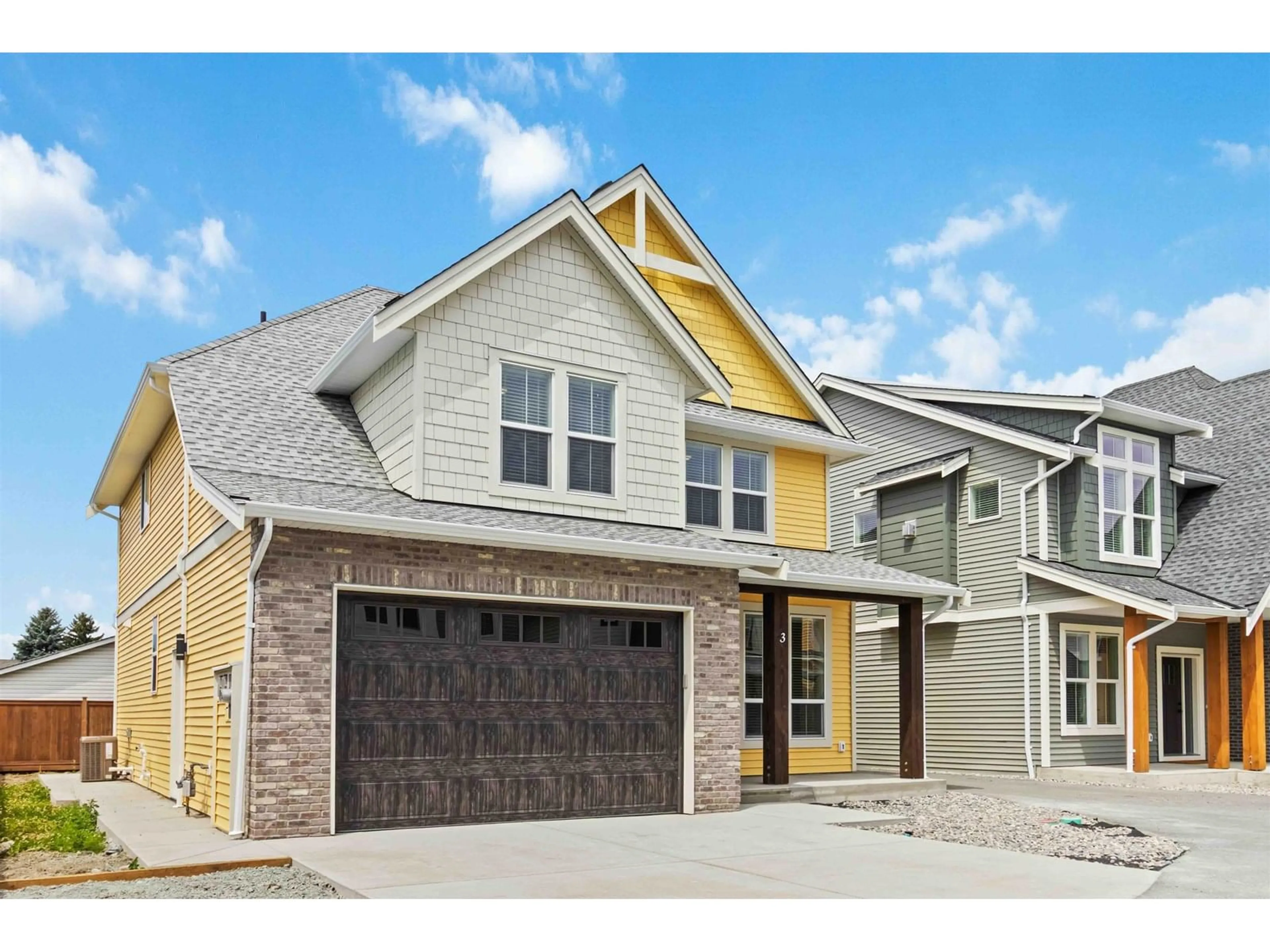 Home with vinyl exterior material, street for 3 - 45314 WELLS ROAD, Chilliwack British Columbia V2R1H2