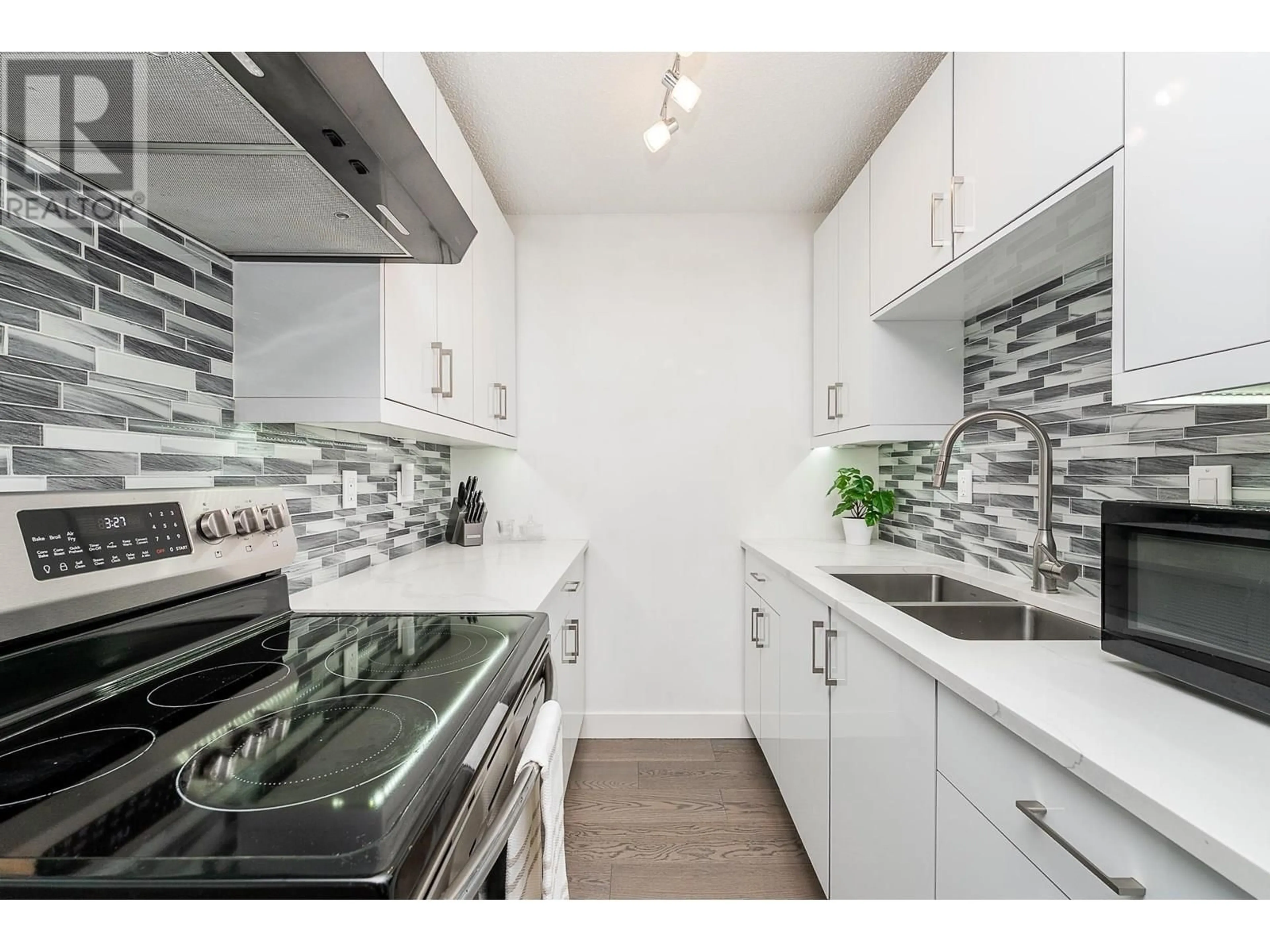 Standard kitchen, unknown for 307 - 2055 SUFFOLK AVENUE, Port Coquitlam British Columbia V3B1H4