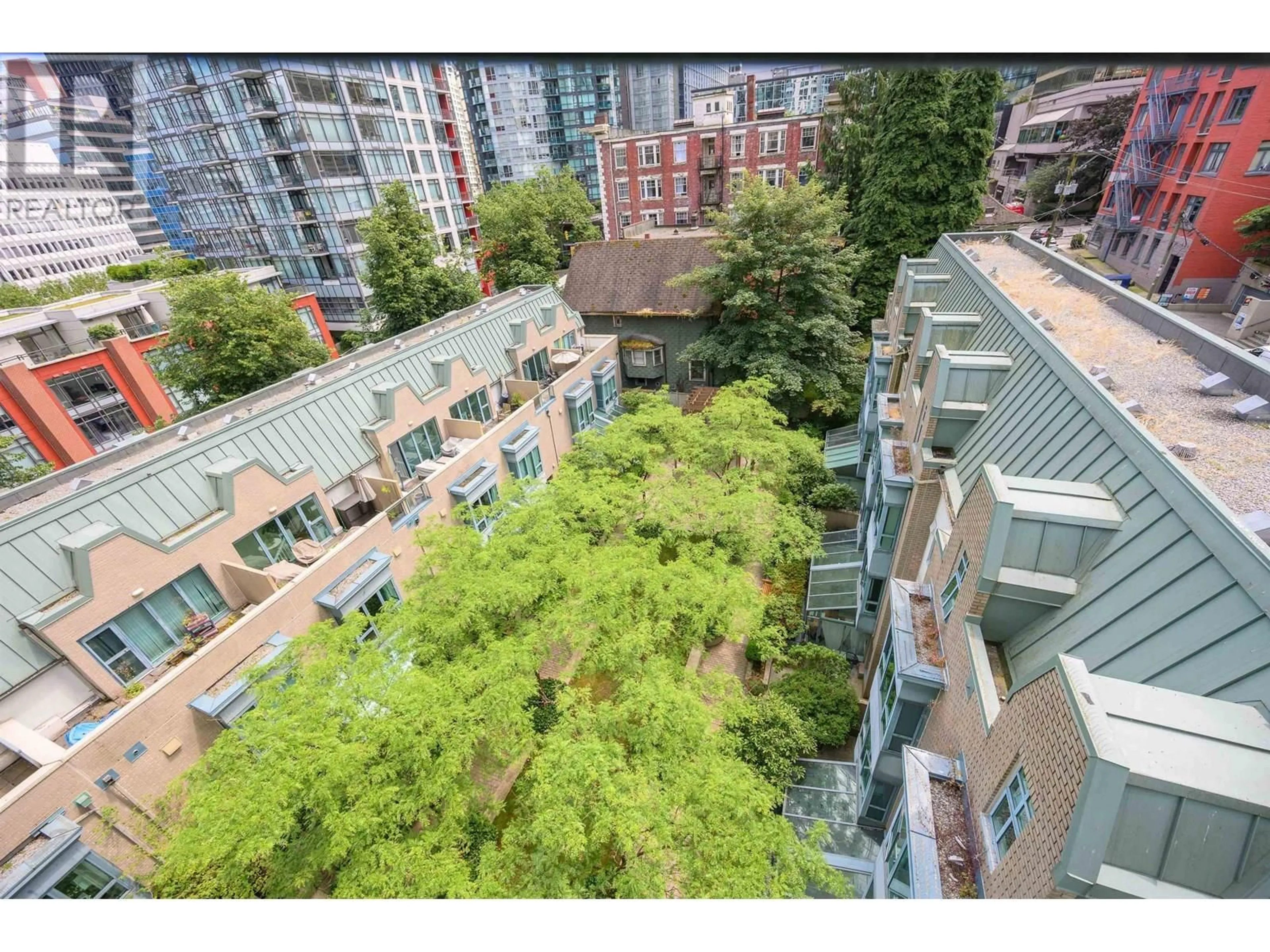 A pic from outside/outdoor area/front of a property/back of a property/a pic from drone, city buildings view from balcony for 806 - 1238 MELVILLE STREET, Vancouver British Columbia V6E4N2