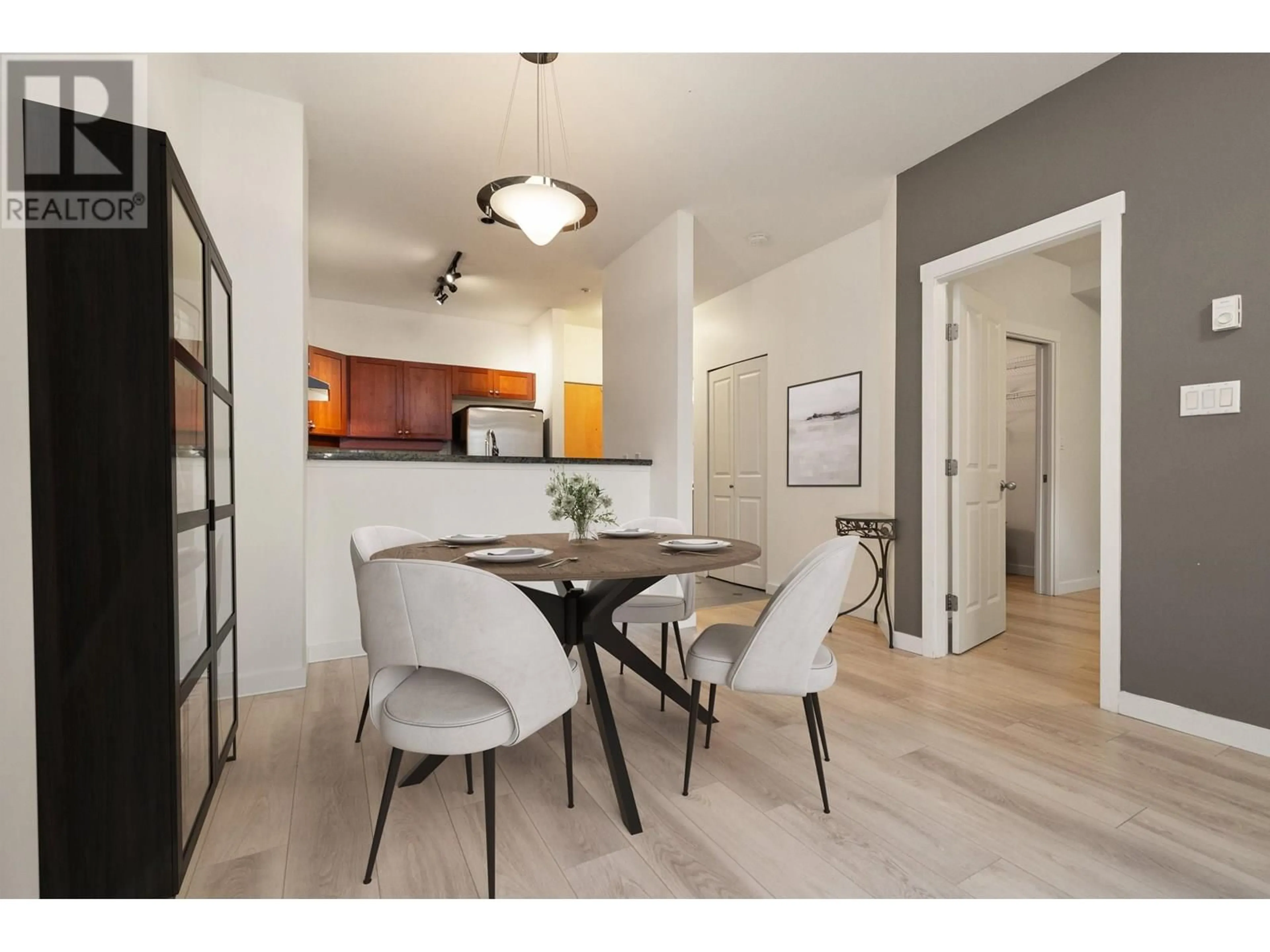 Dining room, wood/laminate floor for 109 - 675 PARK CRESCENT, New Westminster British Columbia V3L5W4