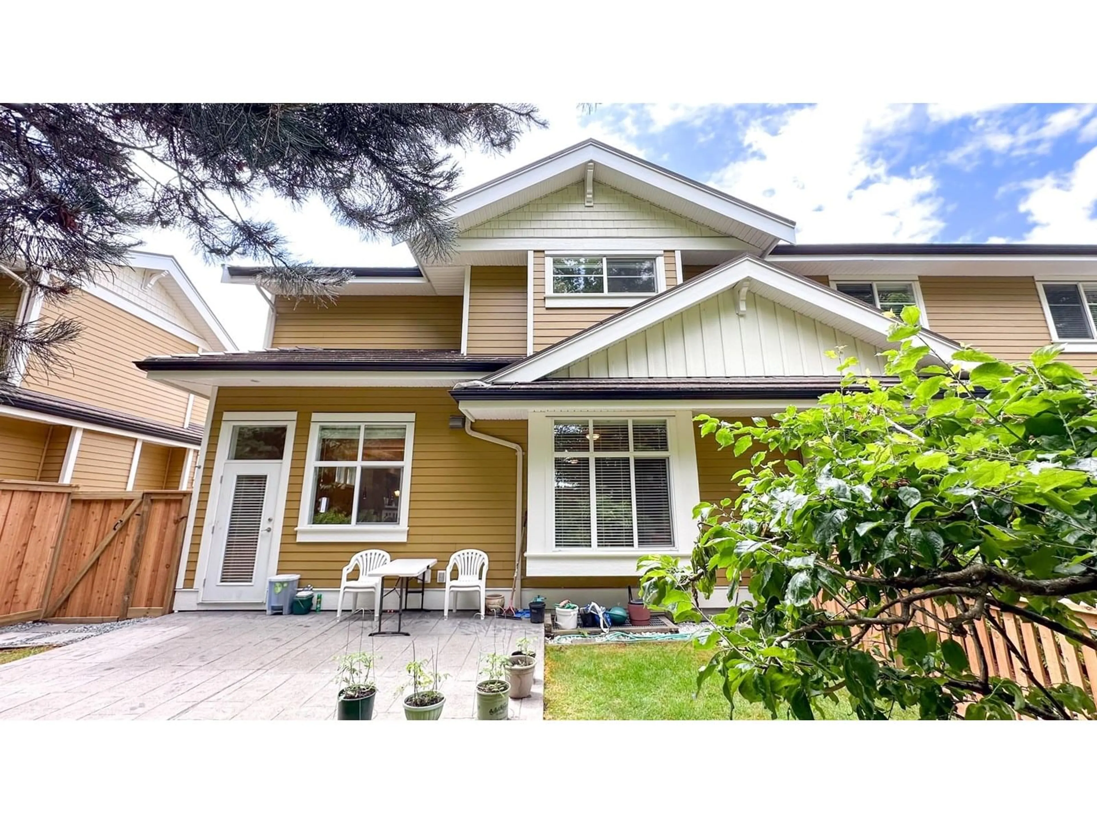 Home with vinyl exterior material, street for 26 - 14655 32, Surrey British Columbia V4P3R6