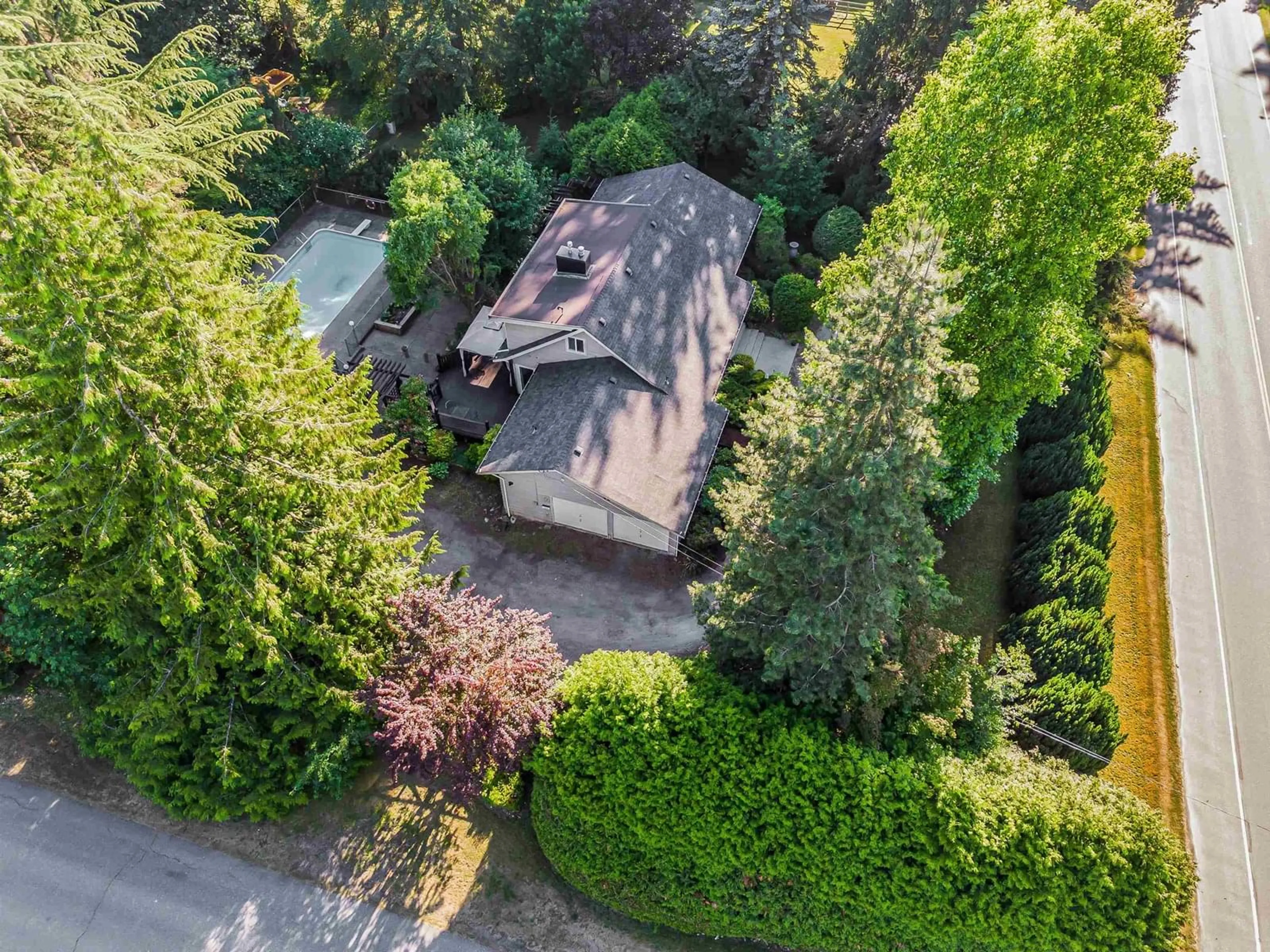 A pic from outside/outdoor area/front of a property/back of a property/a pic from drone, street for 23888 48TH, Langley British Columbia V2Z2T1