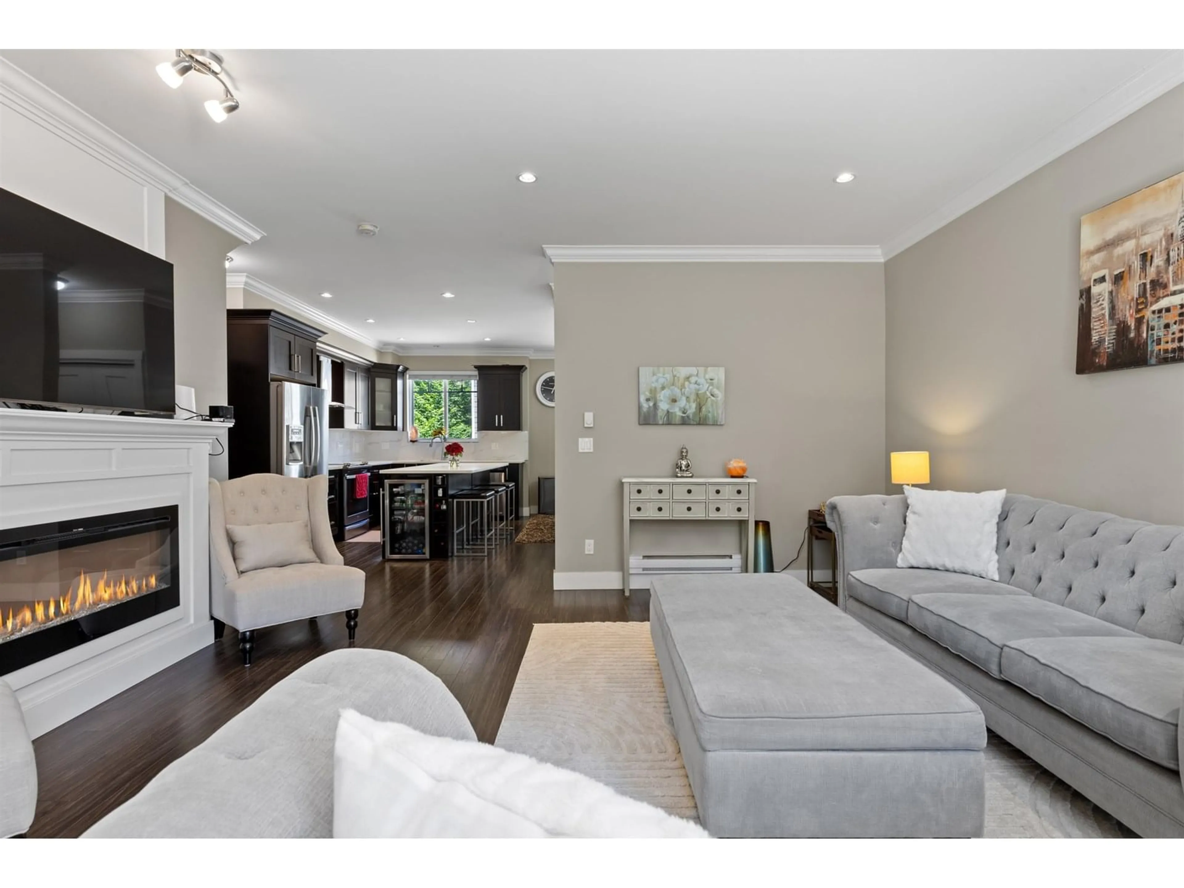 Living room with furniture, unknown for 14 - 14285 64, Surrey British Columbia V3W1Z2