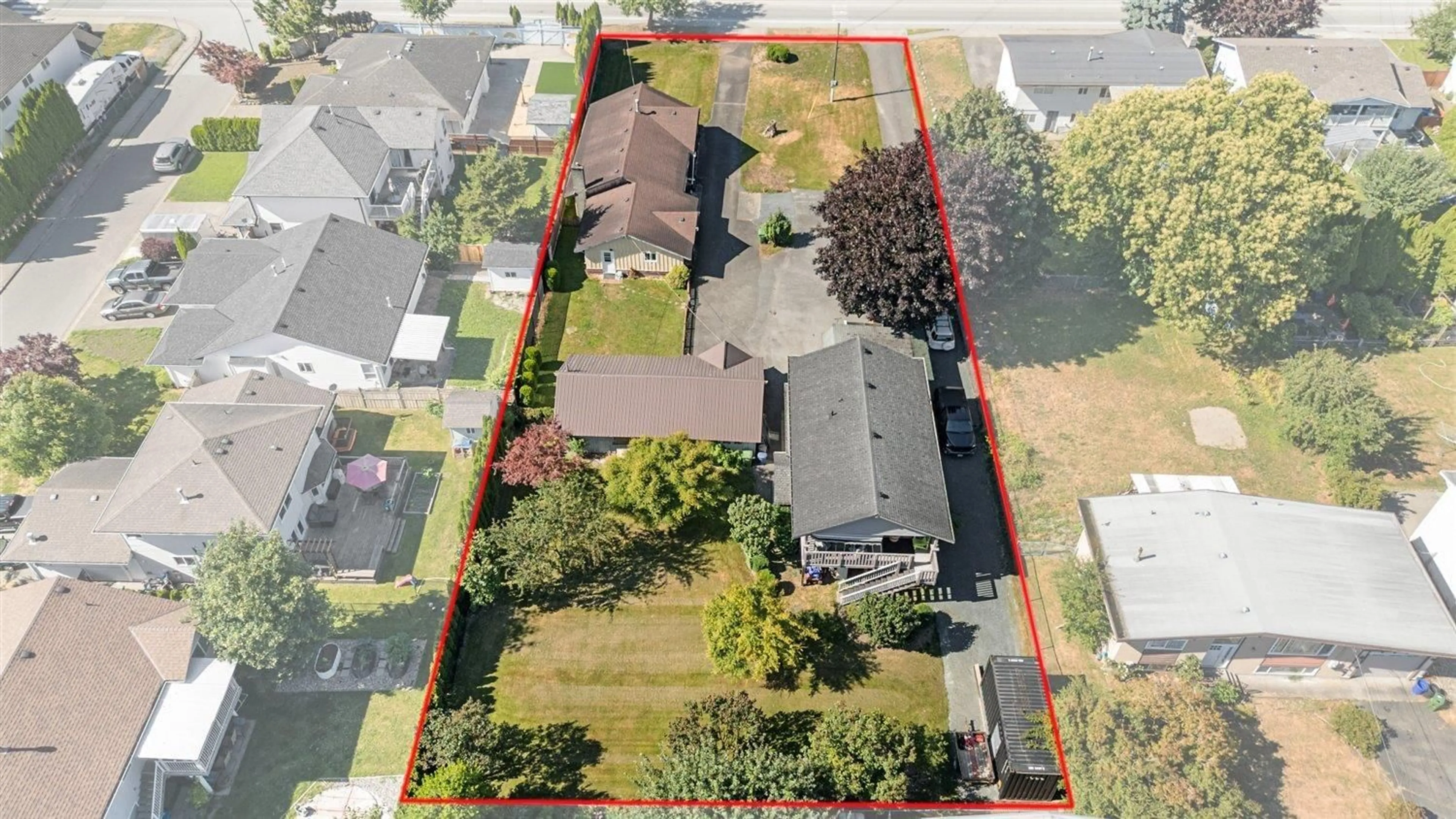 A pic from outside/outdoor area/front of a property/back of a property/a pic from drone, street for 45240 SOUTH SUMAS ROAD, Chilliwack British Columbia V2R1W9