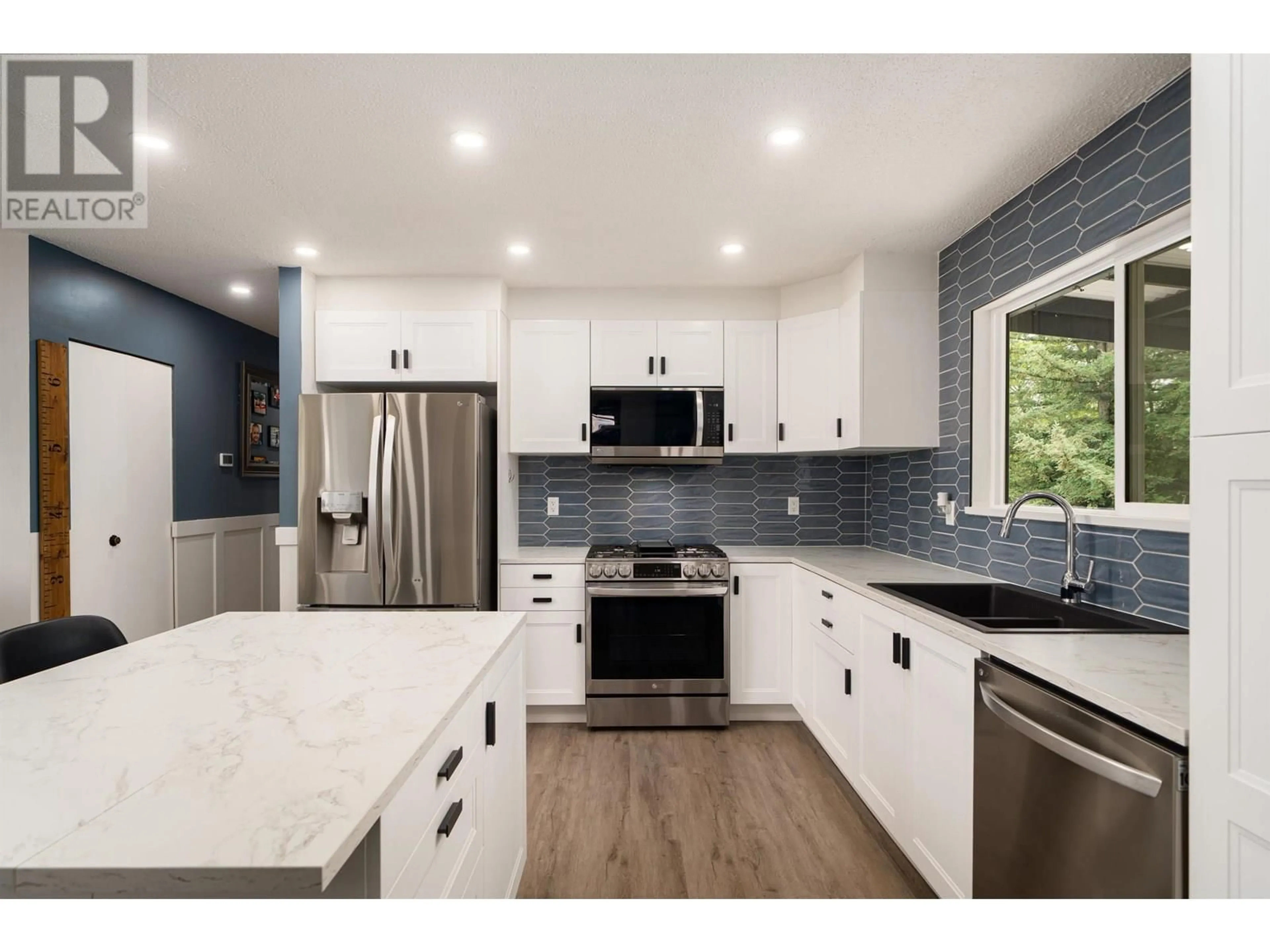 Open concept kitchen, ceramic/tile floor for 11567 196B STREET, Pitt Meadows British Columbia V3Y1P2