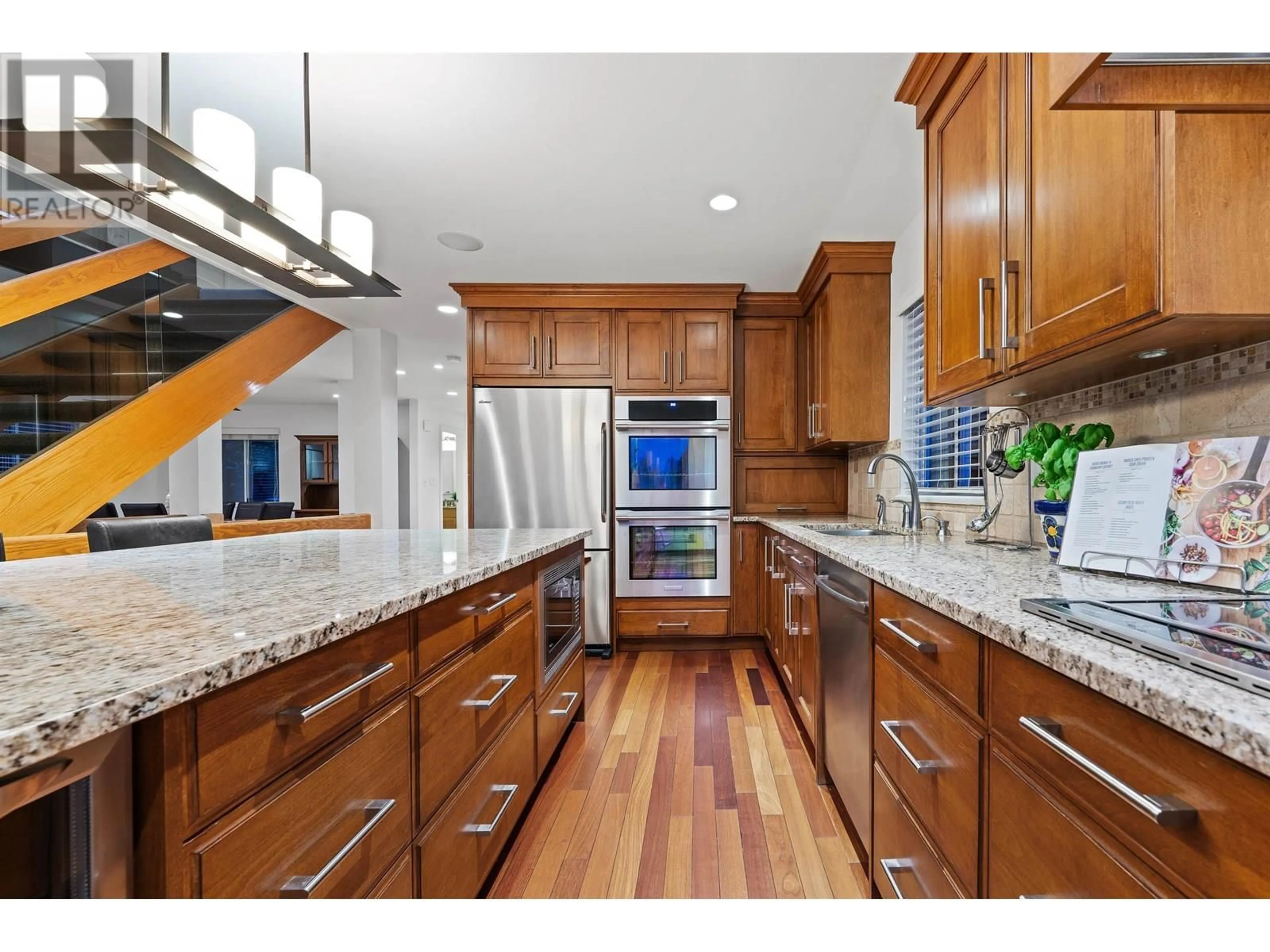 Open concept kitchen, ceramic/tile floor for 460 21ST STREET, North Vancouver British Columbia V7L3C2