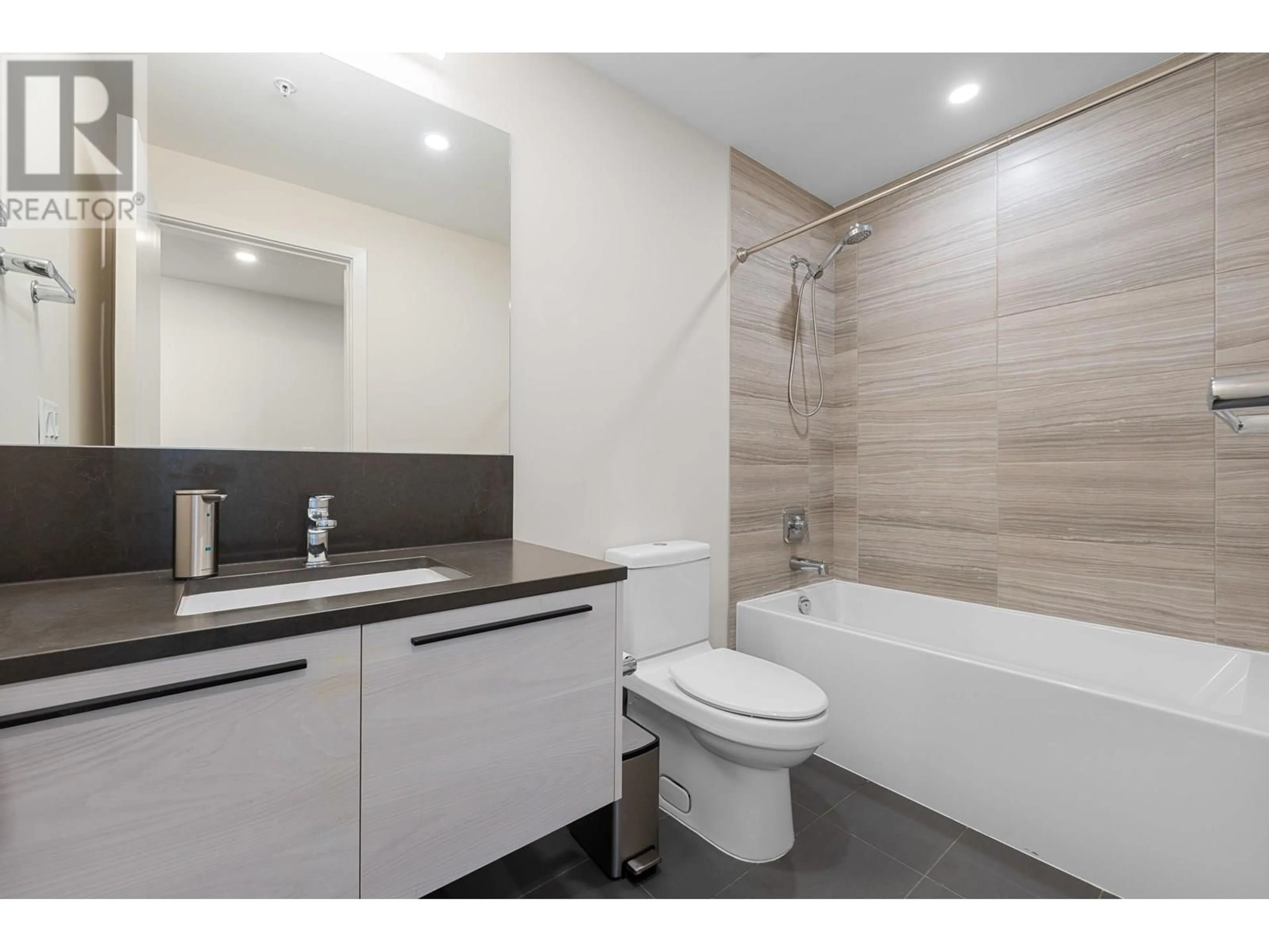 Standard bathroom, ceramic/tile floor for 1705 - 6383 MCKAY AVENUE, Burnaby British Columbia V5H0H8