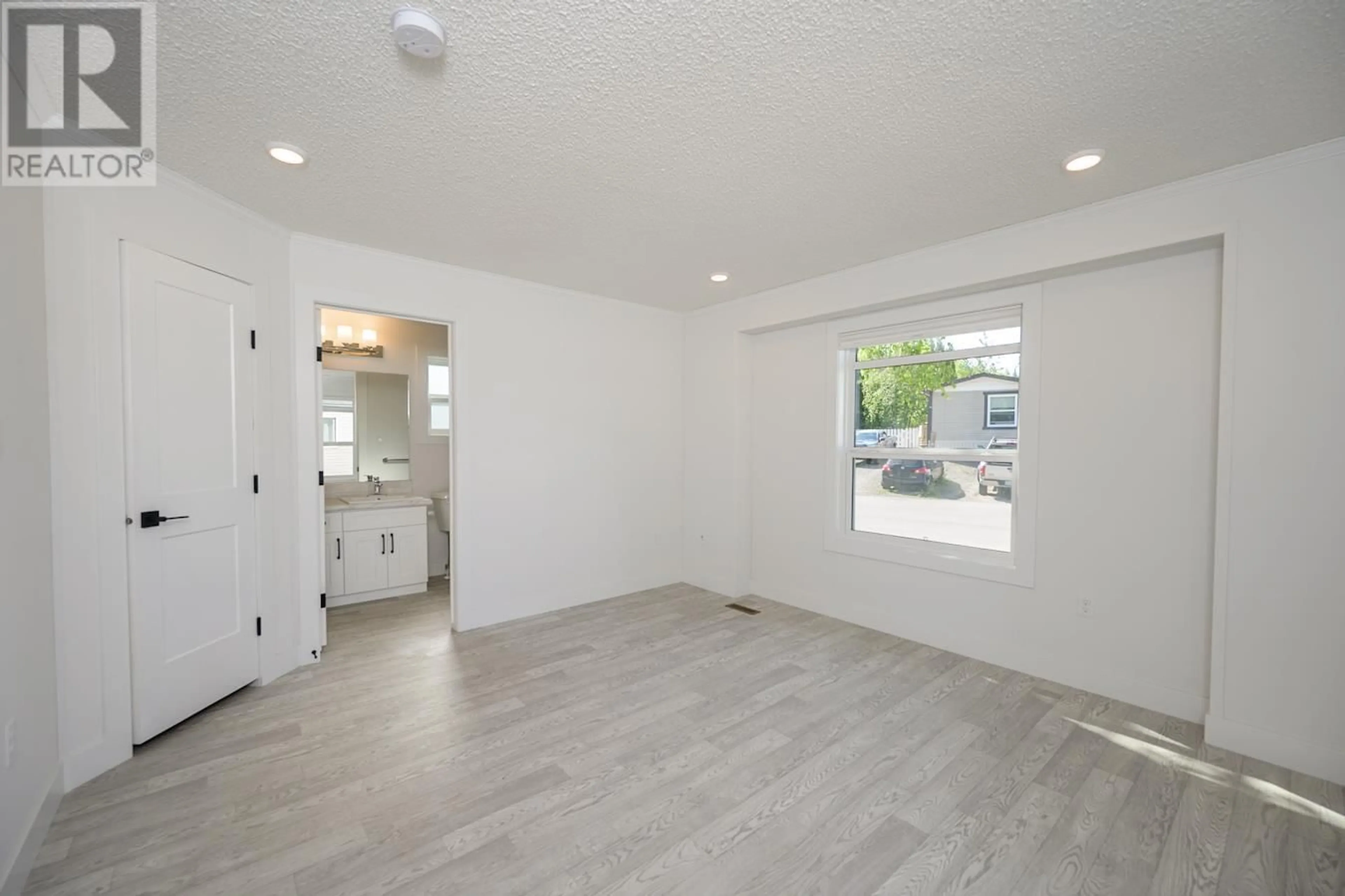 A pic of a room for 11 - 5164 HART HIGHWAY, Prince George British Columbia V2K5B7