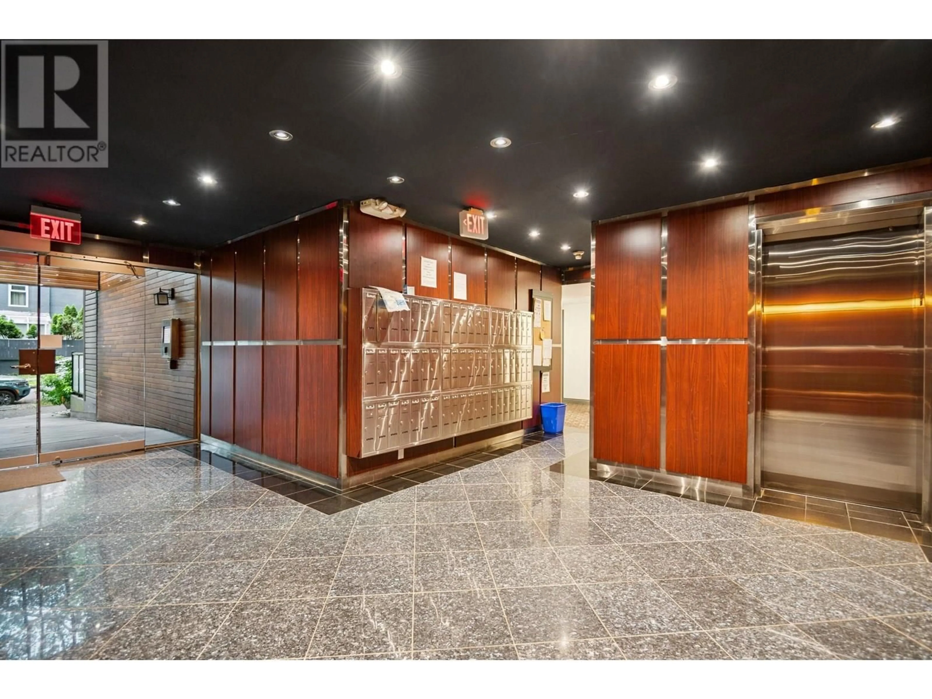 Indoor foyer for 219 - 1550 BARCLAY STREET, Vancouver British Columbia V6G3B1