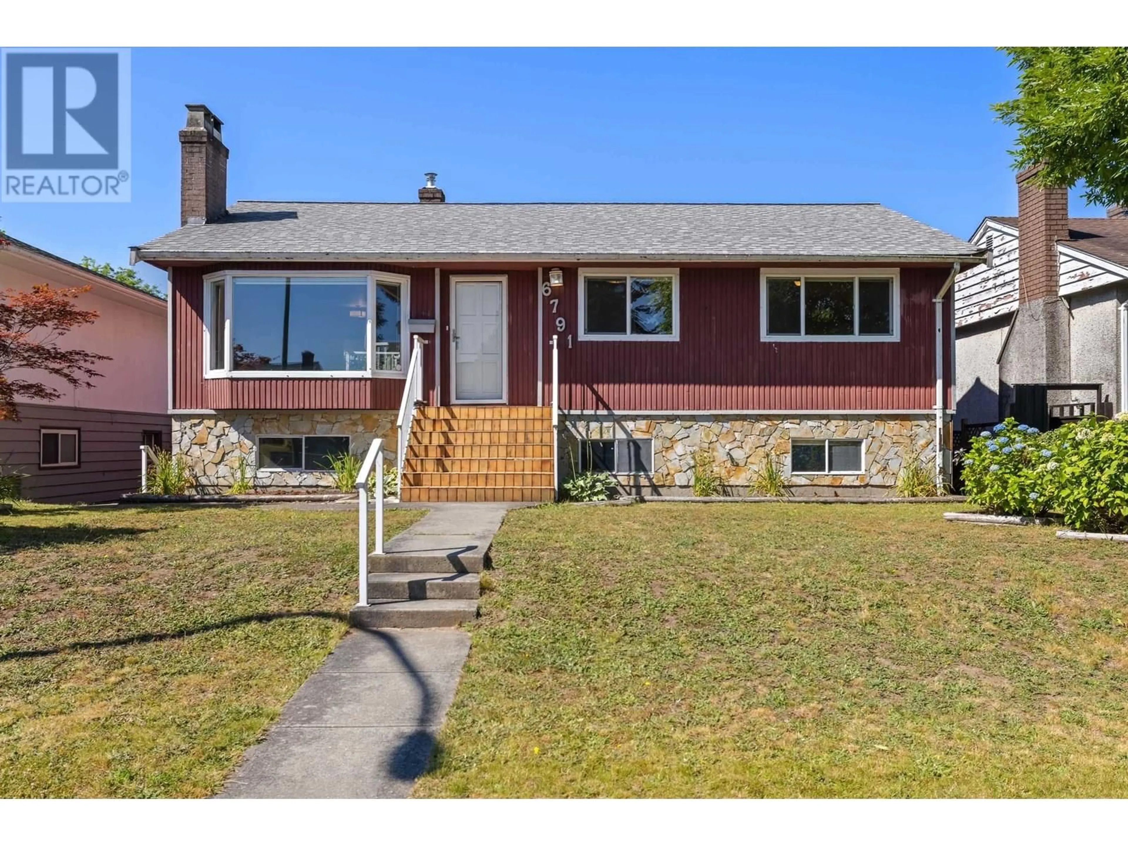 Home with vinyl exterior material, street for 6791 HUMPHRIES AVENUE, Burnaby British Columbia V5E3J2