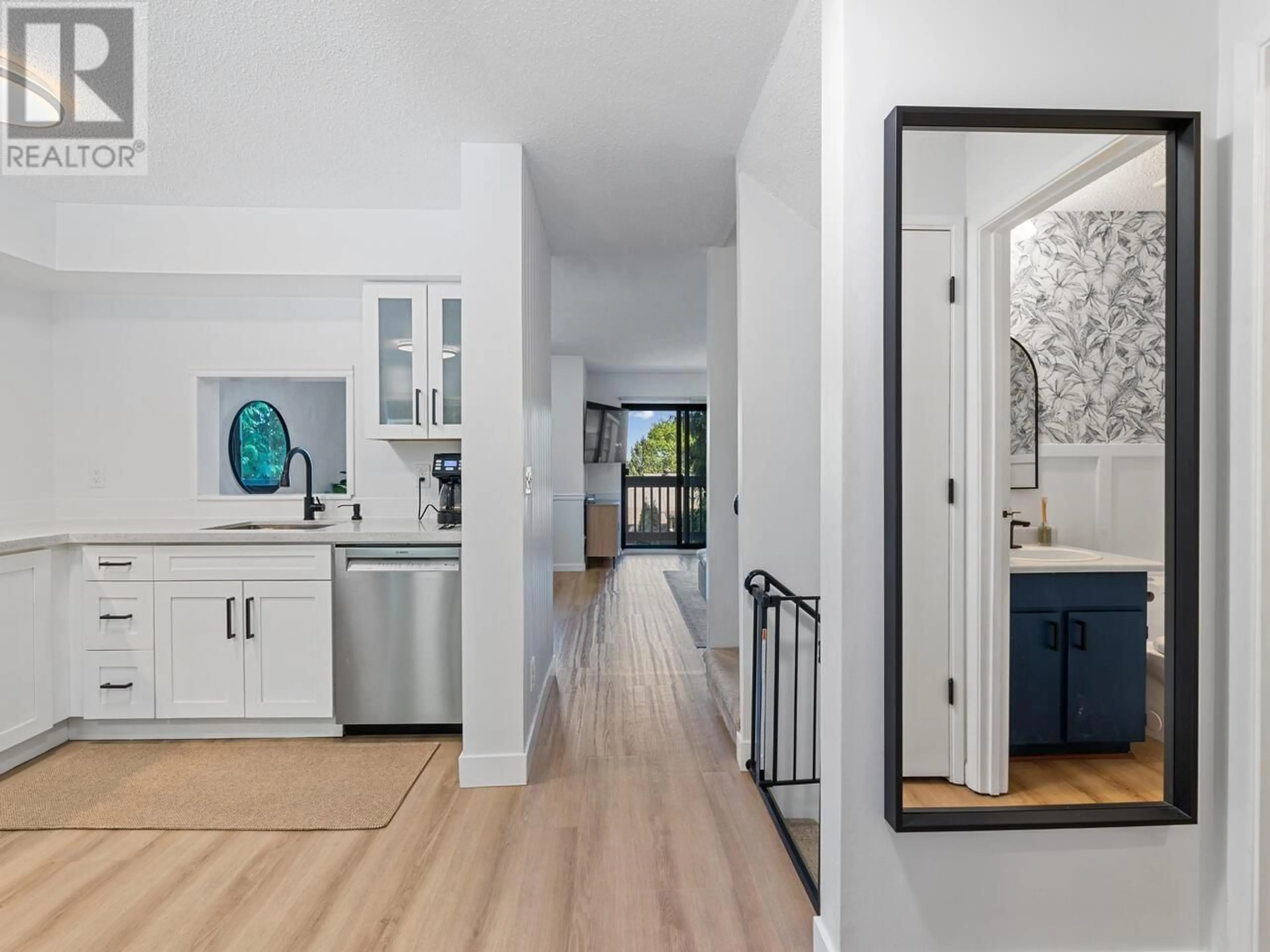 Open concept kitchen, unknown for 236 CARDIFF WAY, Port Moody British Columbia V3H3X8