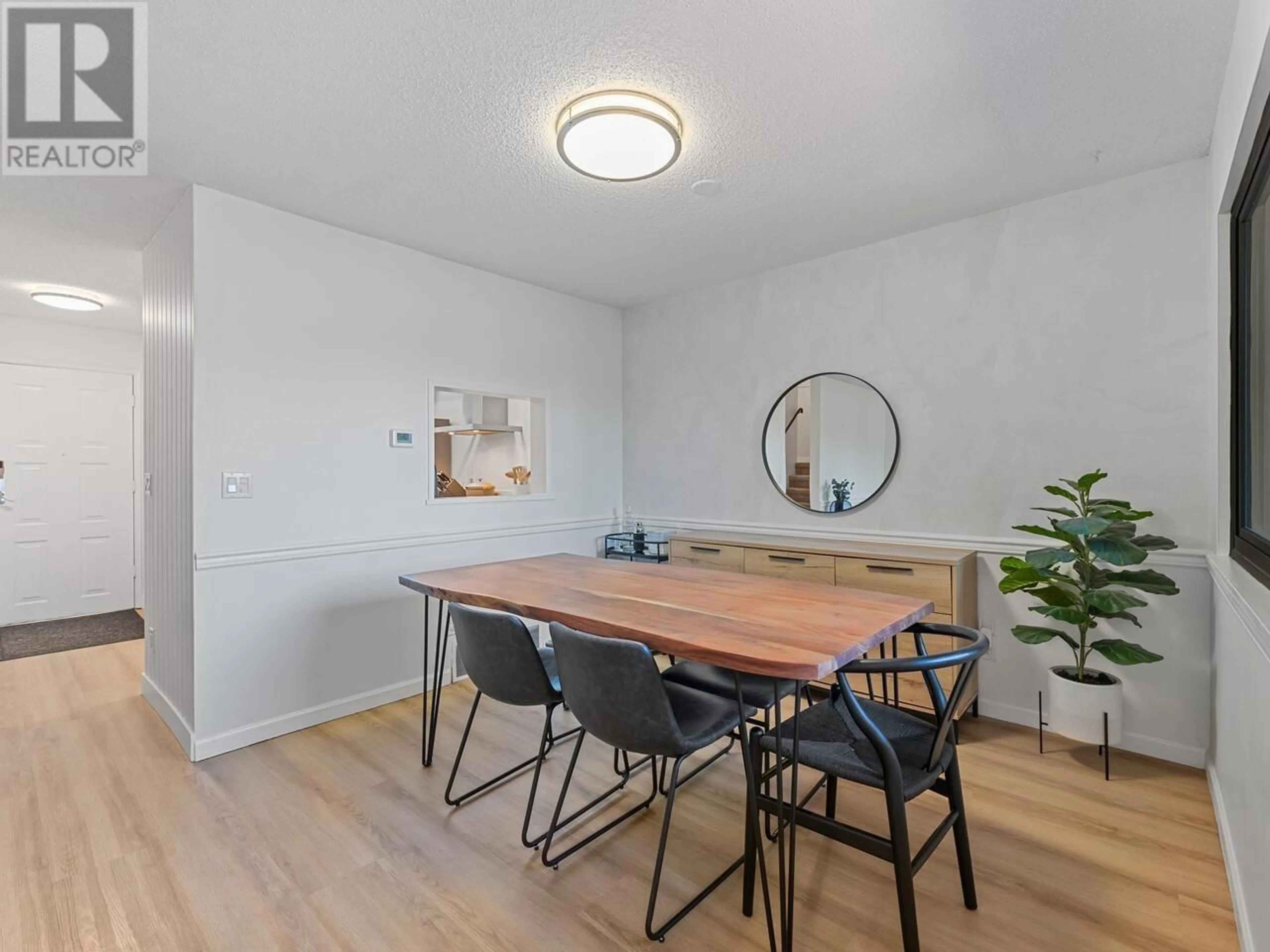 Dining room, wood/laminate floor for 236 CARDIFF WAY, Port Moody British Columbia V3H3X8