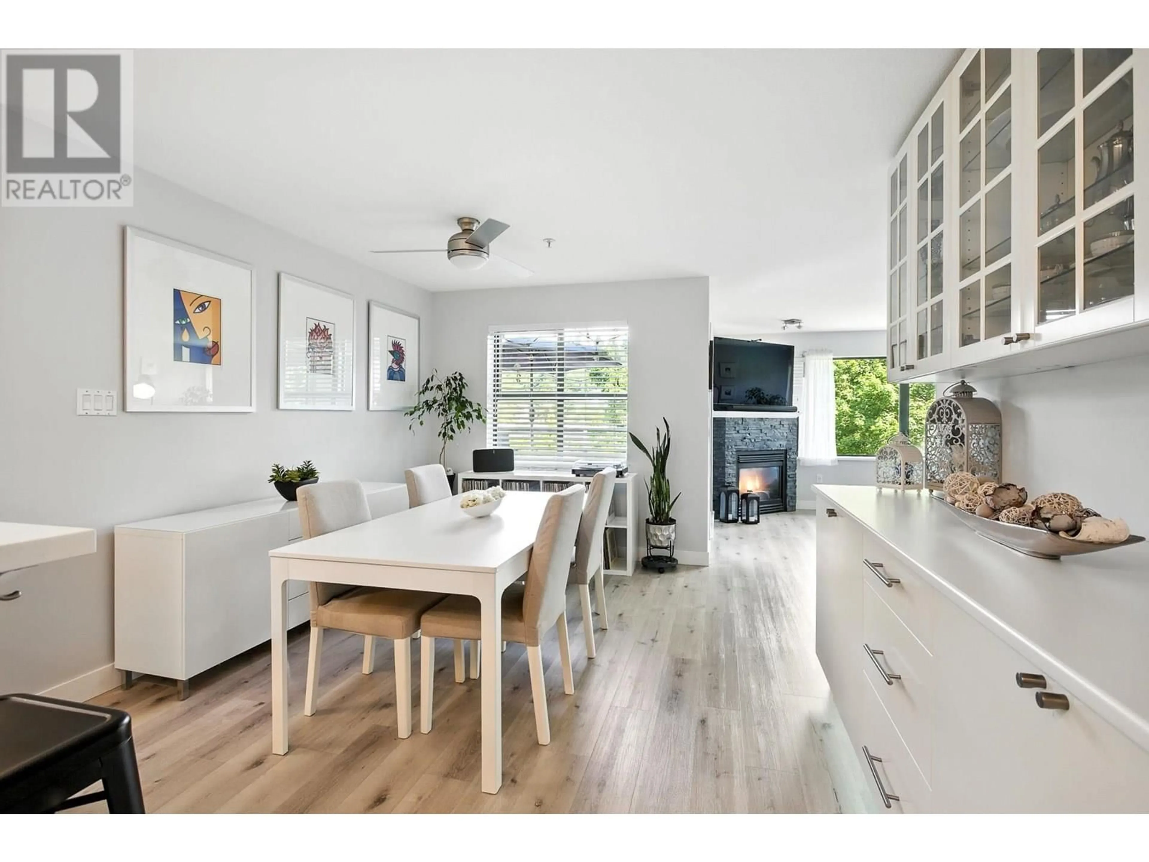 Open concept kitchen, wood/laminate floor for 404 - 225 NEWPORT DRIVE, Port Moody British Columbia V3H5H1