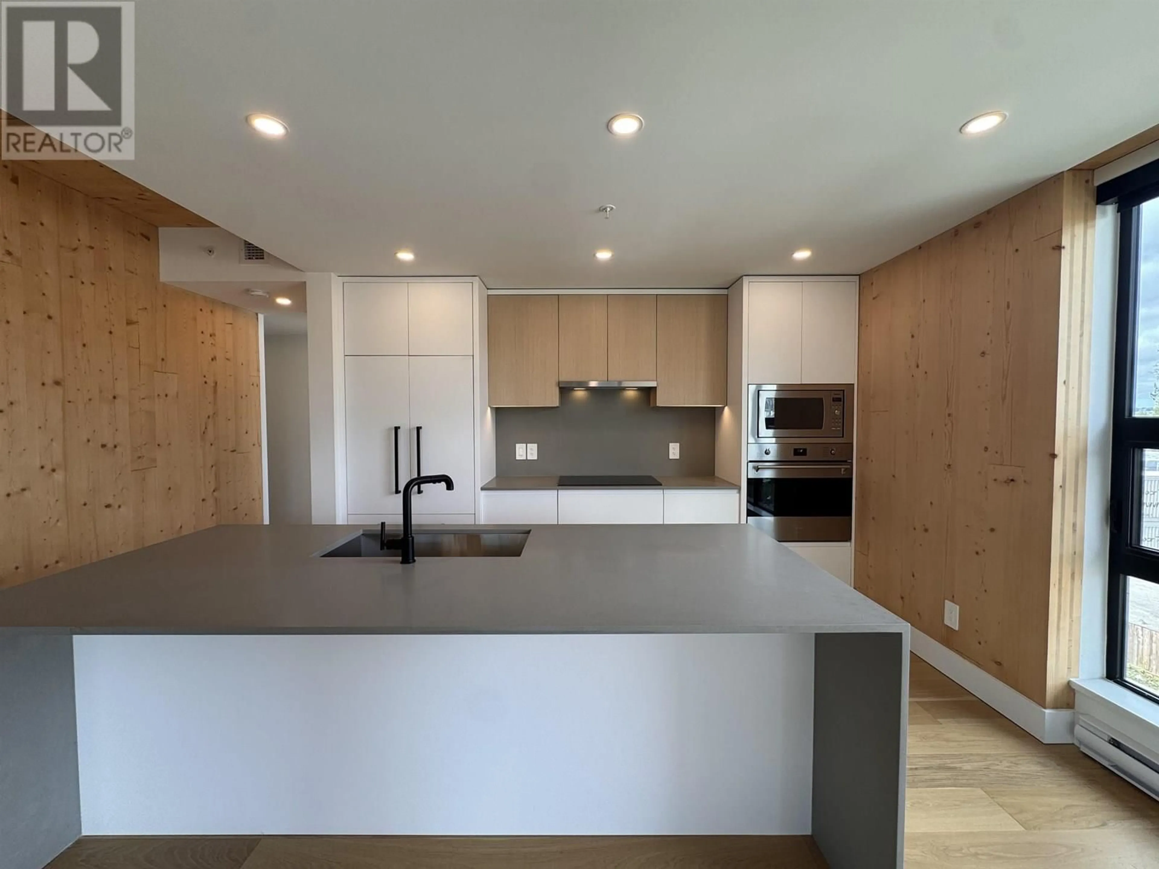 Open concept kitchen, unknown for 301 - 310 SALTER STREET, New Westminster British Columbia V3M0N7