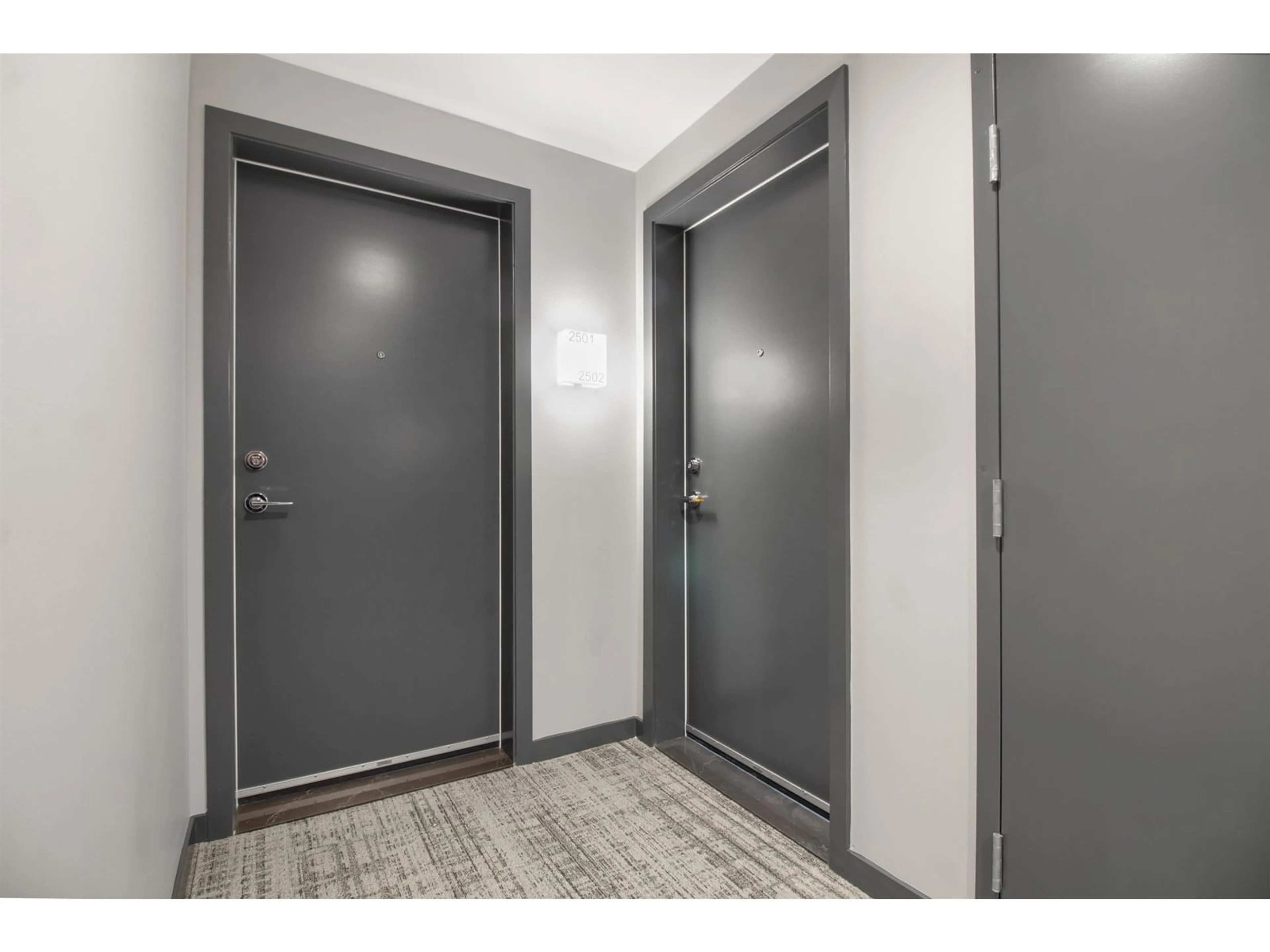 Indoor foyer for 2502 - 10333 133, Surrey British Columbia V3R2H4