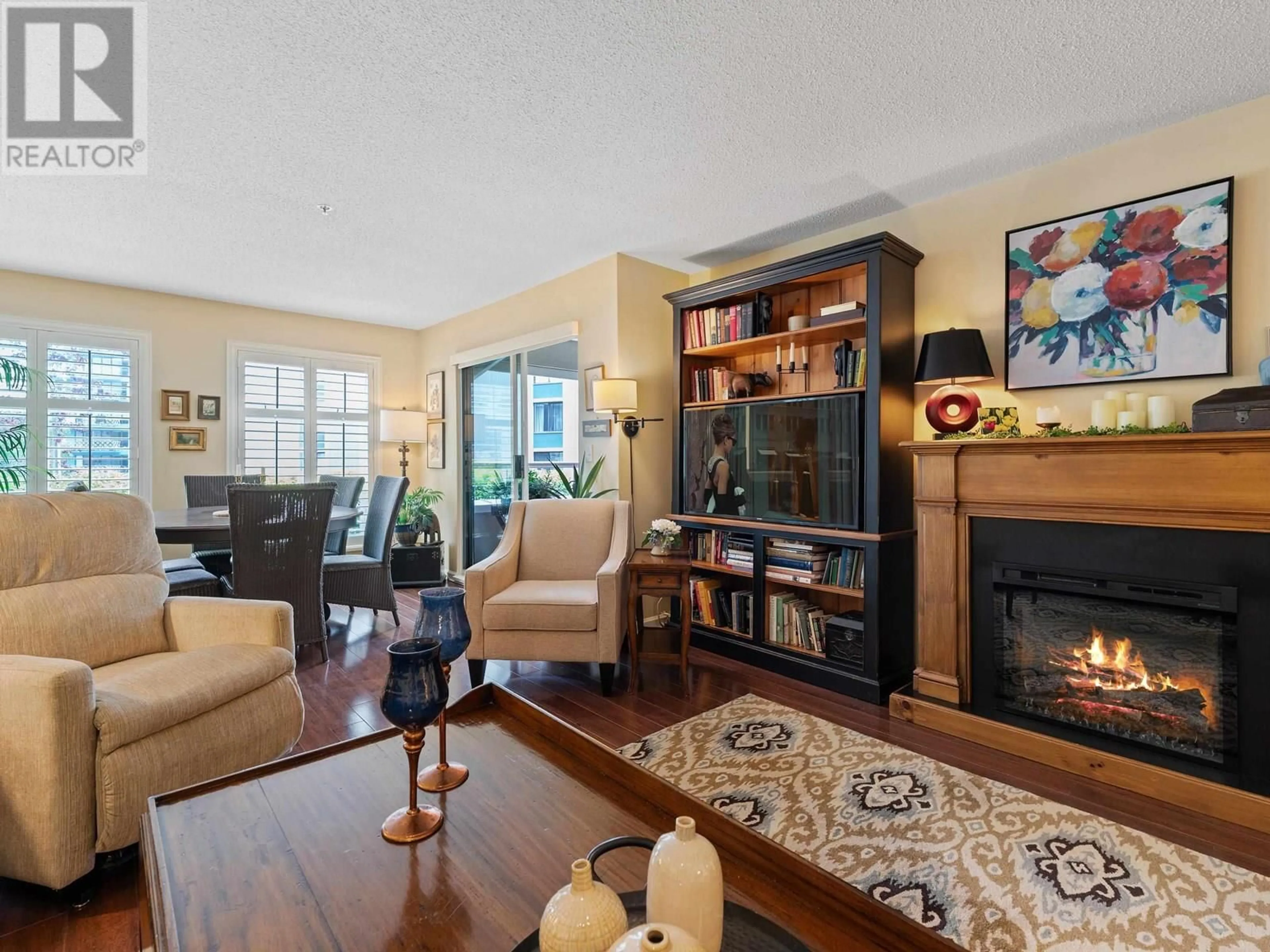 Living room with furniture, unknown for 6 - 2150 MARINE DRIVE, West Vancouver British Columbia V7V1K3