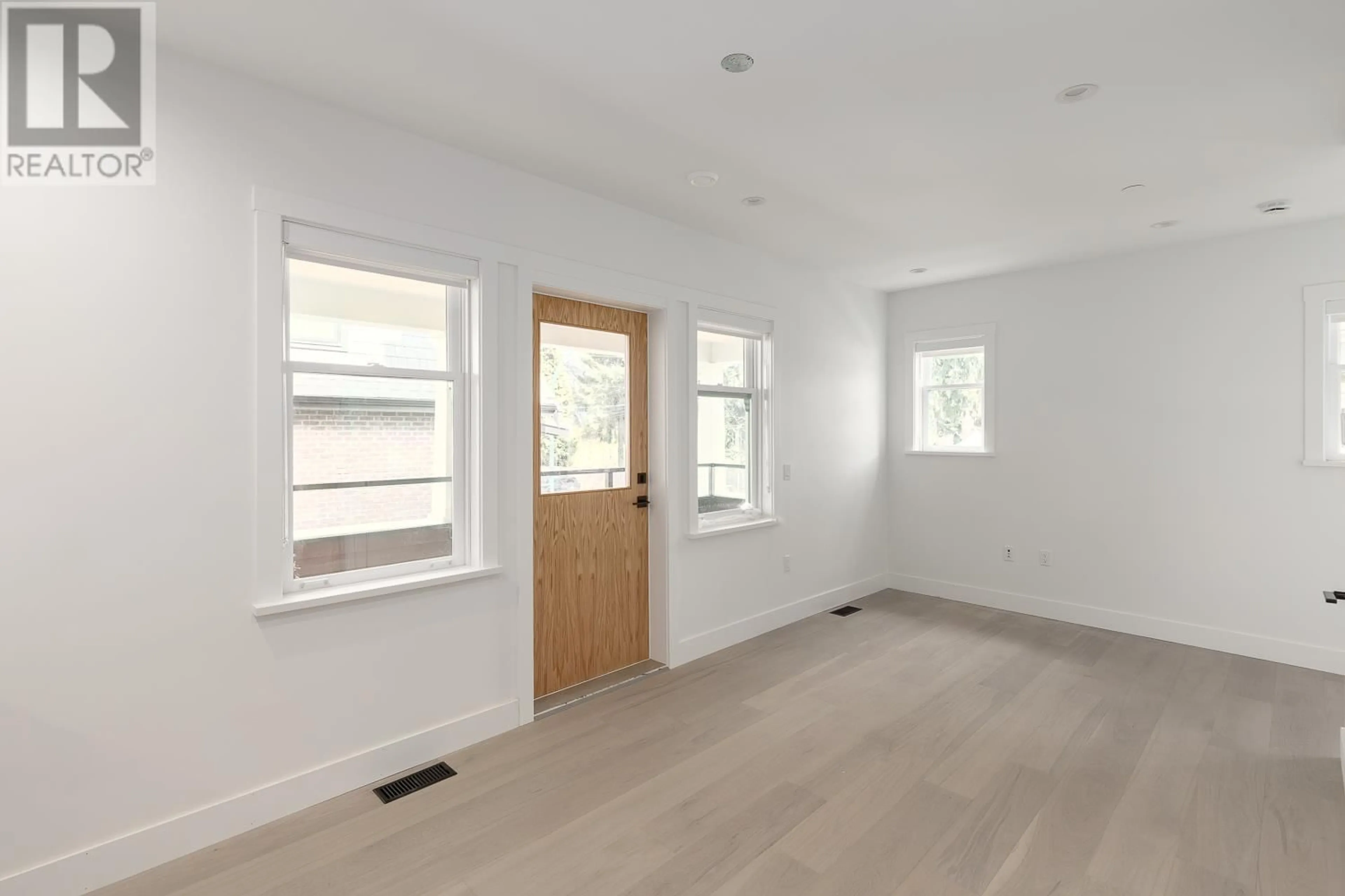 A pic of a room for 1081 SEMLIN DRIVE, Vancouver British Columbia V5L2N6