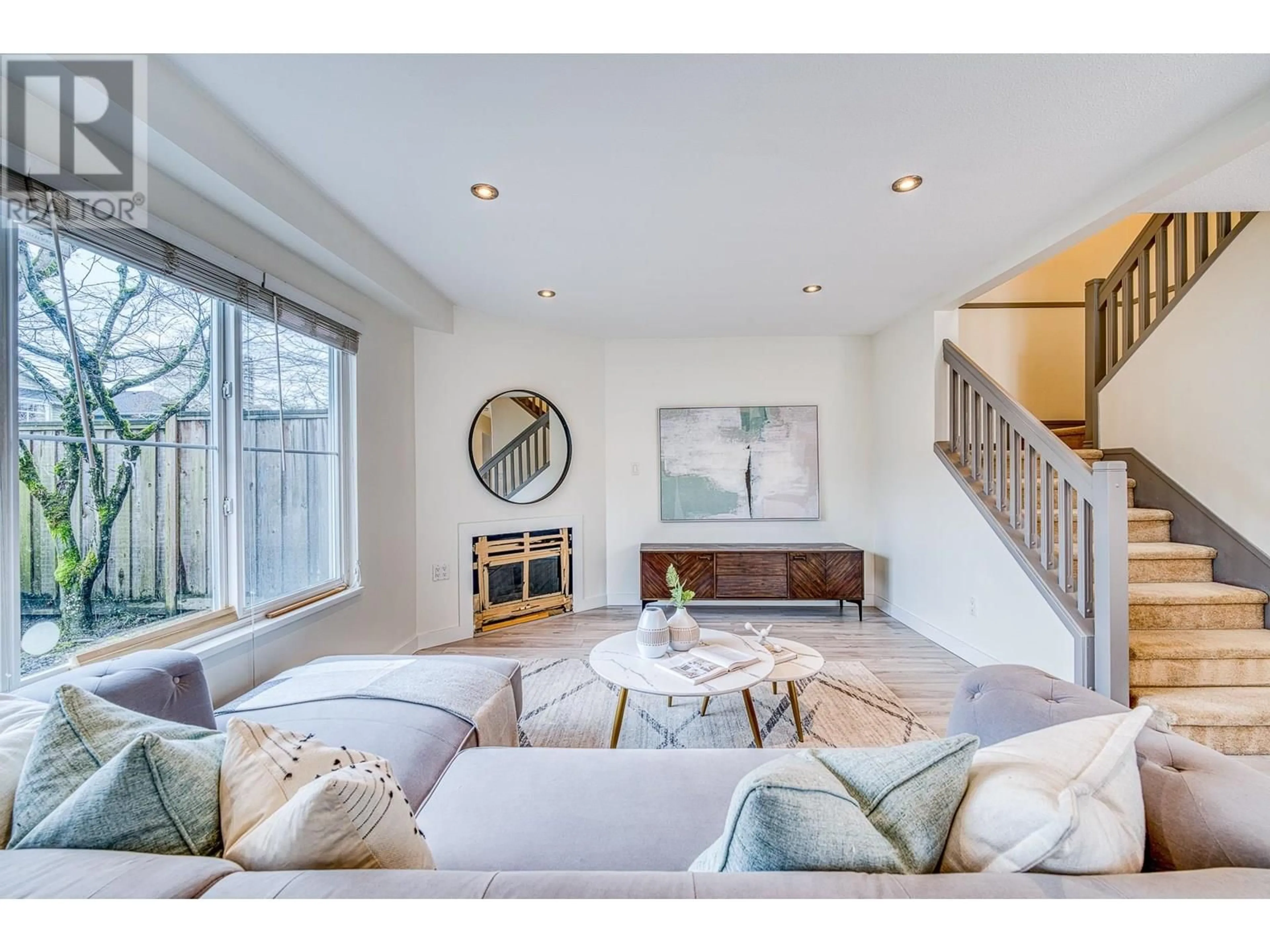 Living room with furniture, unknown for 51 - 10080 KILBY DRIVE, Richmond British Columbia V6X3W2