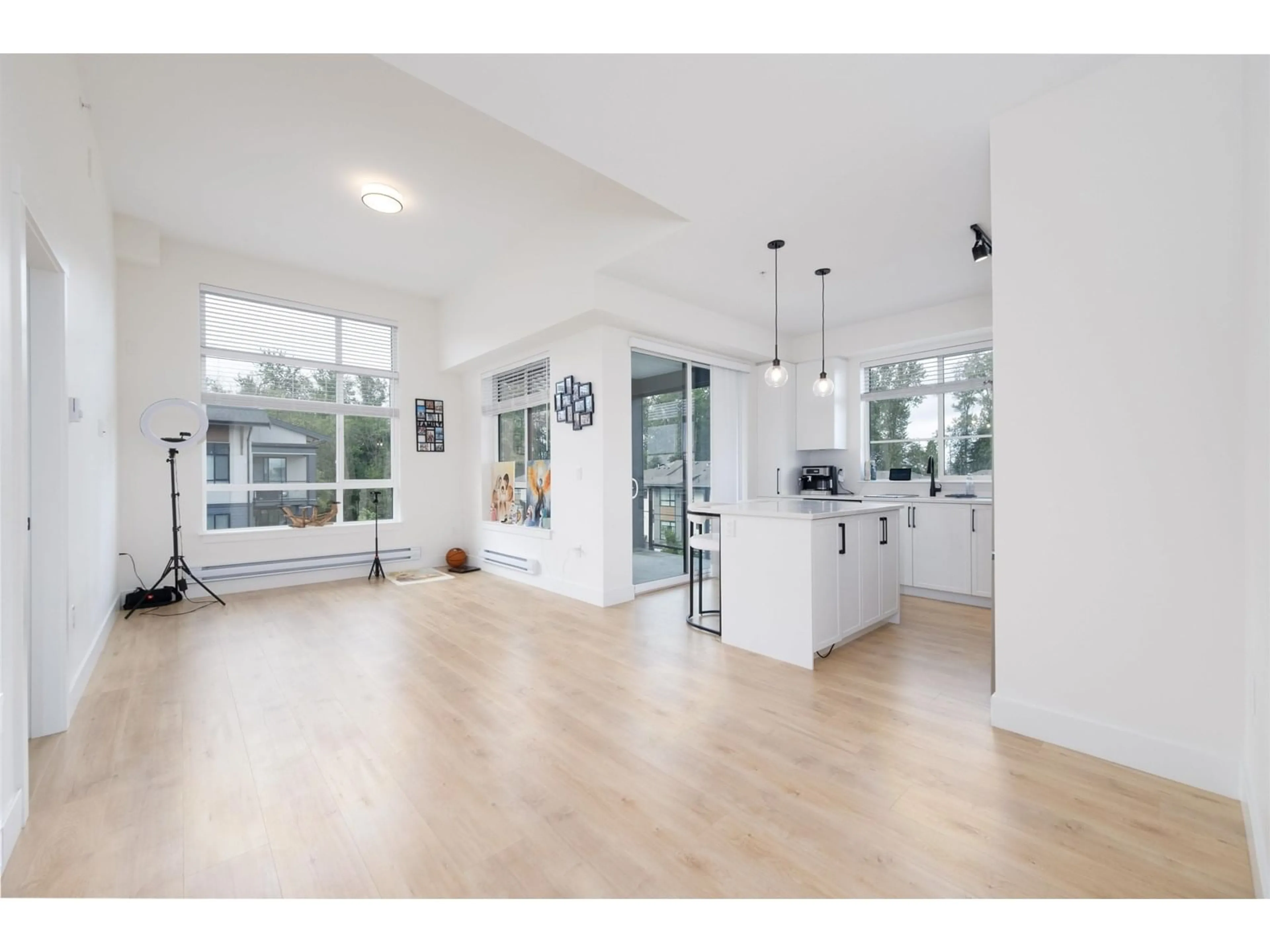 Open concept kitchen, unknown for 424 - 7506 199A, Langley British Columbia V2Y3K9