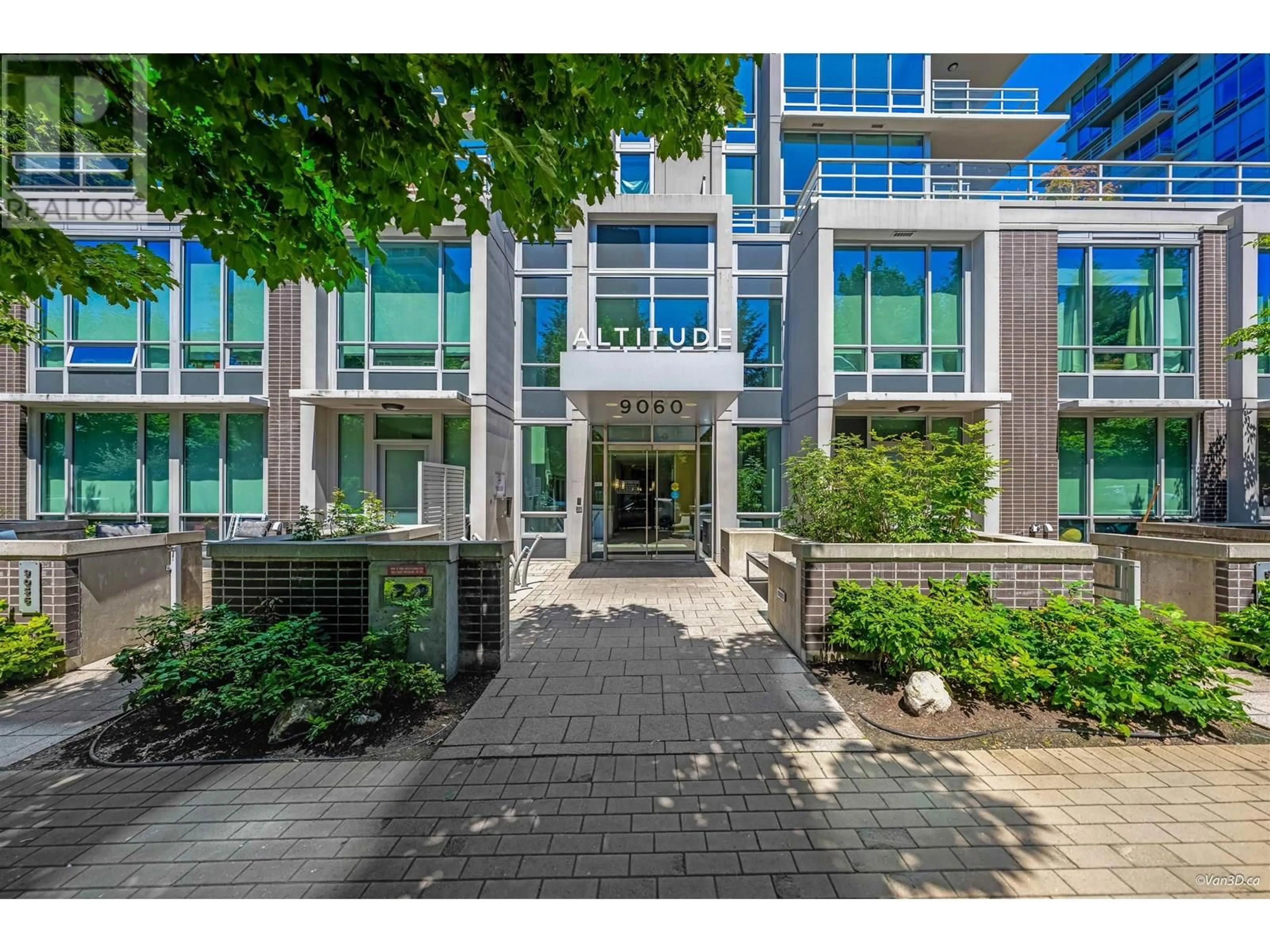 Indoor foyer for 209 - 9060 UNIVERSITY CRESCENT, Burnaby British Columbia V5A0E1