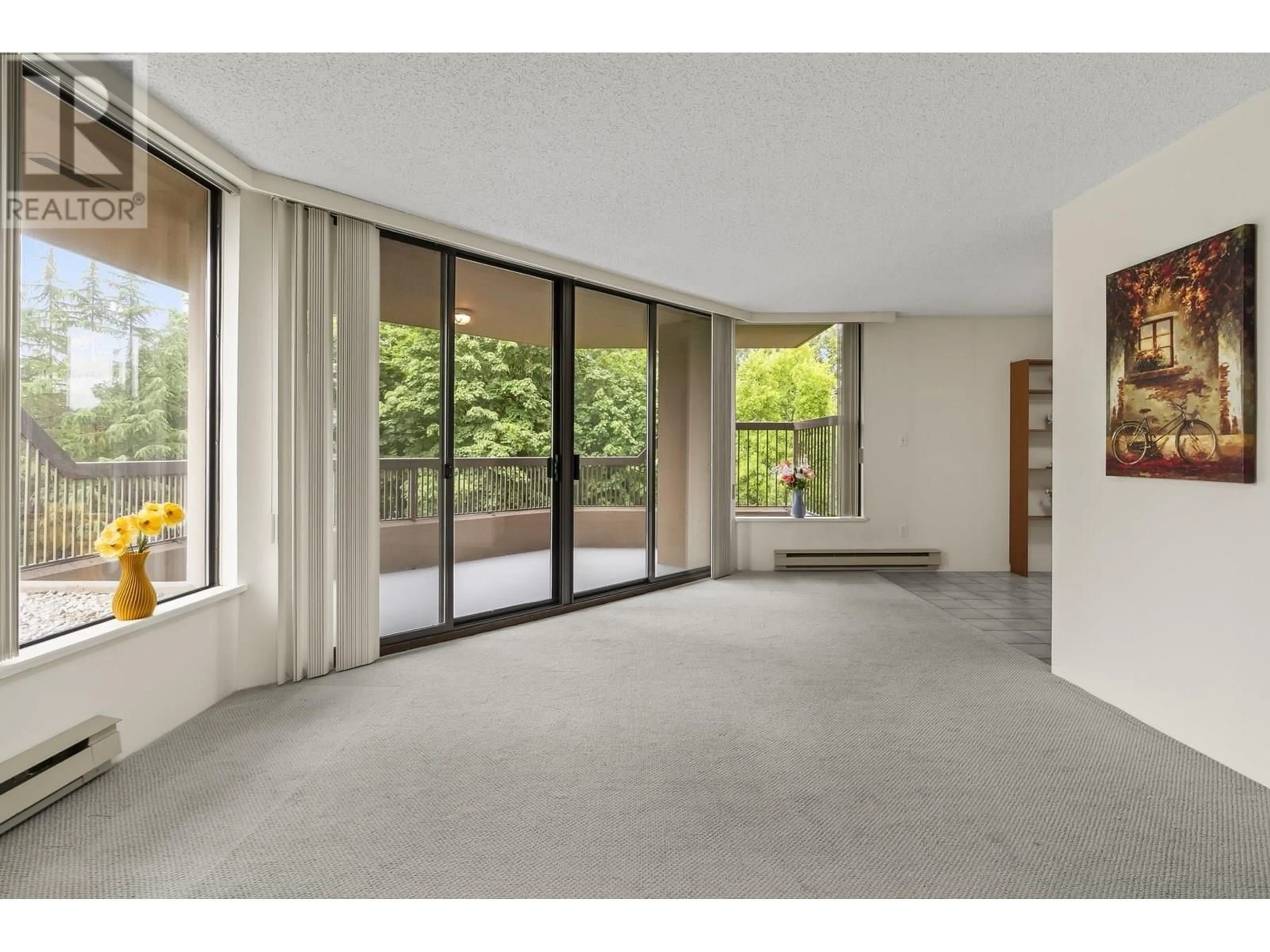 Indoor foyer for 802 - 2041 BELLWOOD AVENUE, Burnaby British Columbia V5B4V5