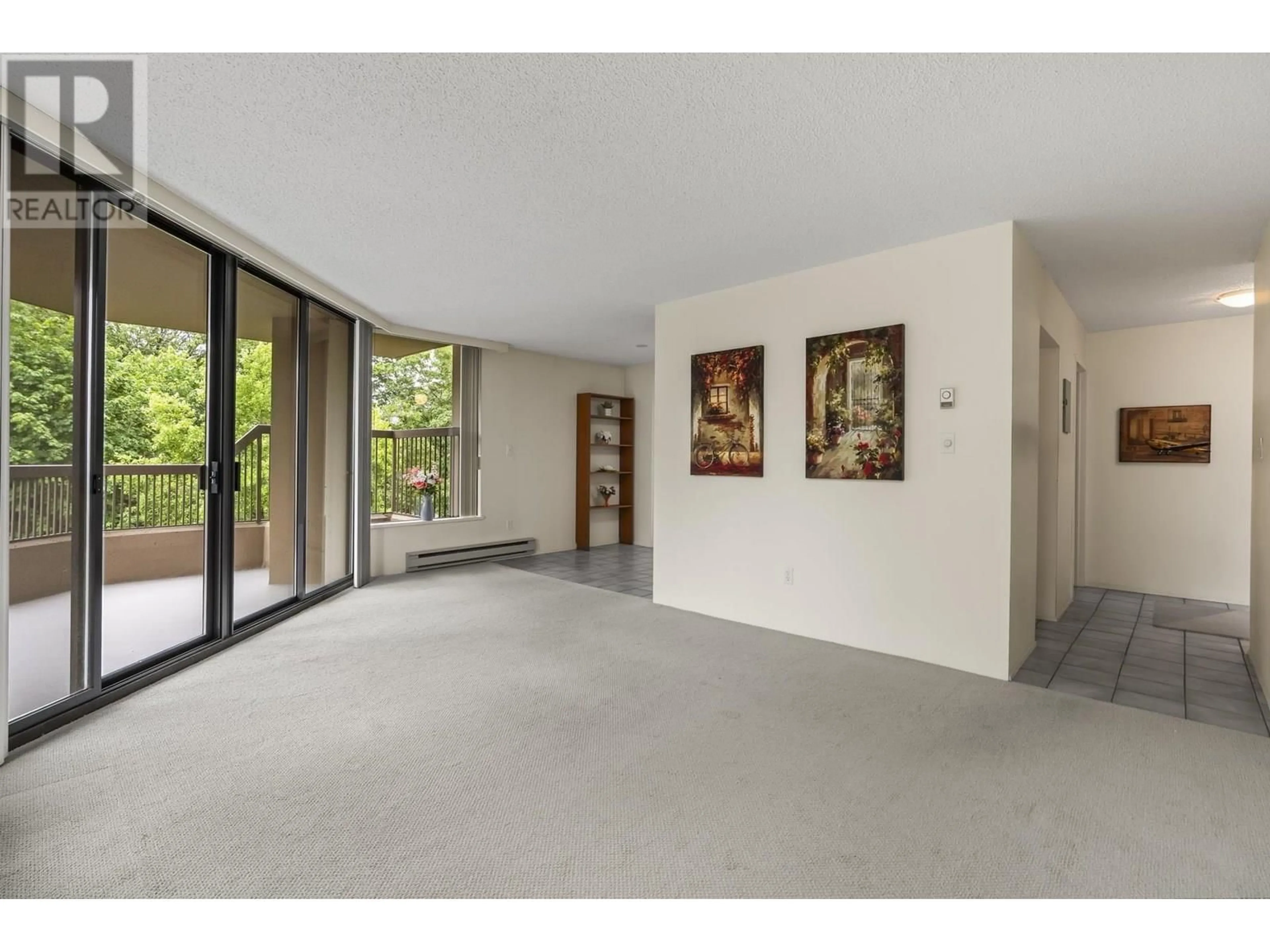 Indoor foyer for 802 - 2041 BELLWOOD AVENUE, Burnaby British Columbia V5B4V5
