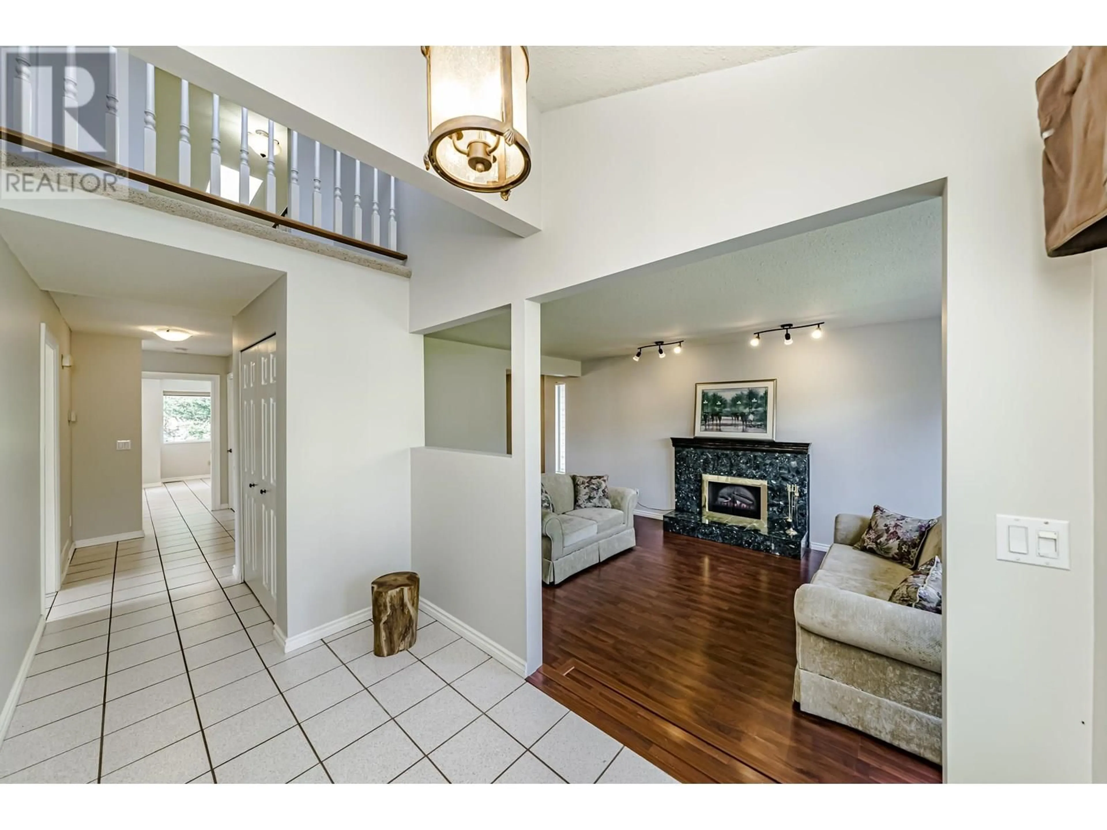 Indoor foyer for 1310 ASTER COURT, Coquitlam British Columbia V3E2H8