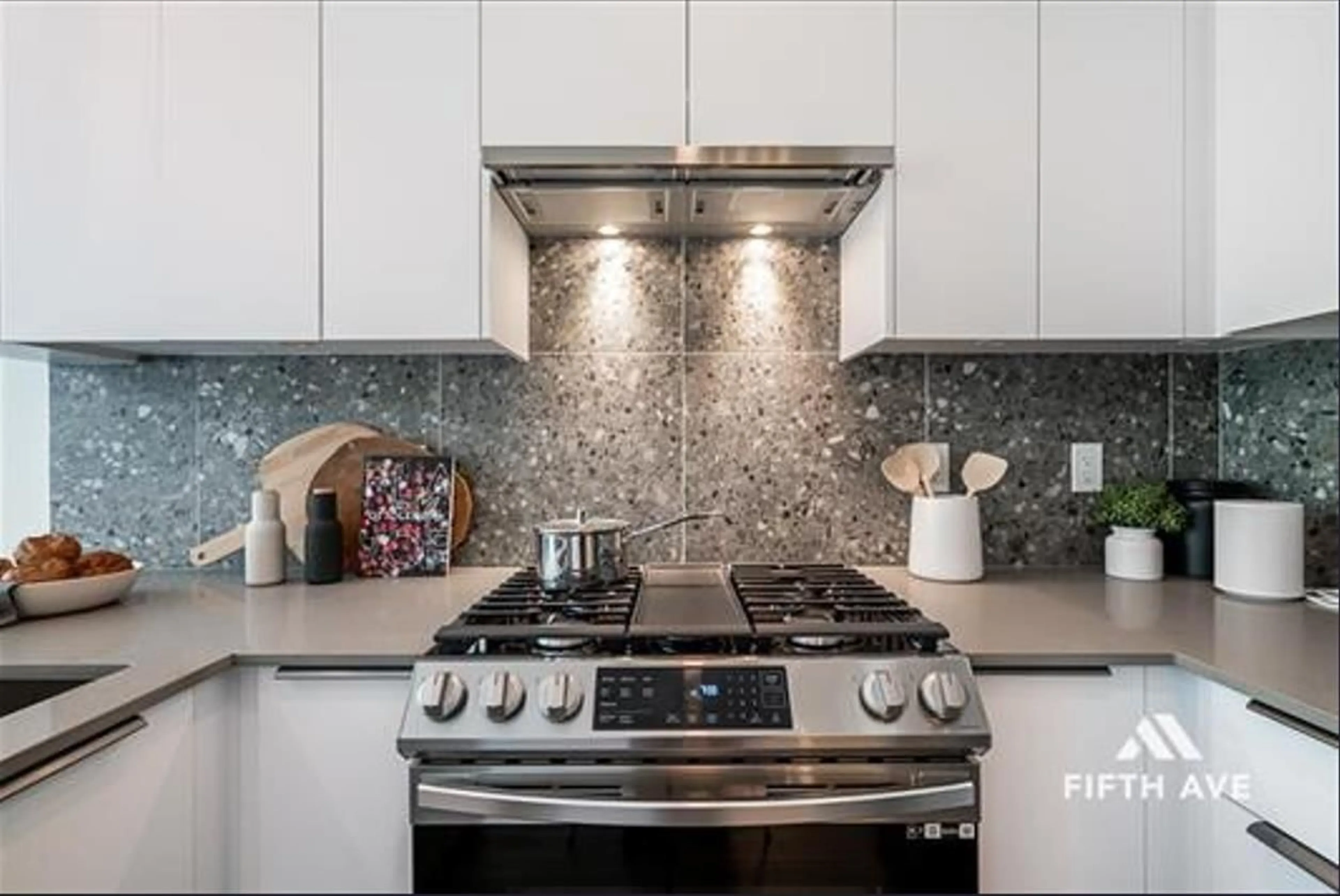 Contemporary kitchen, ceramic/tile floor for 523 - 7920 206, Langley British Columbia V2Y3X1
