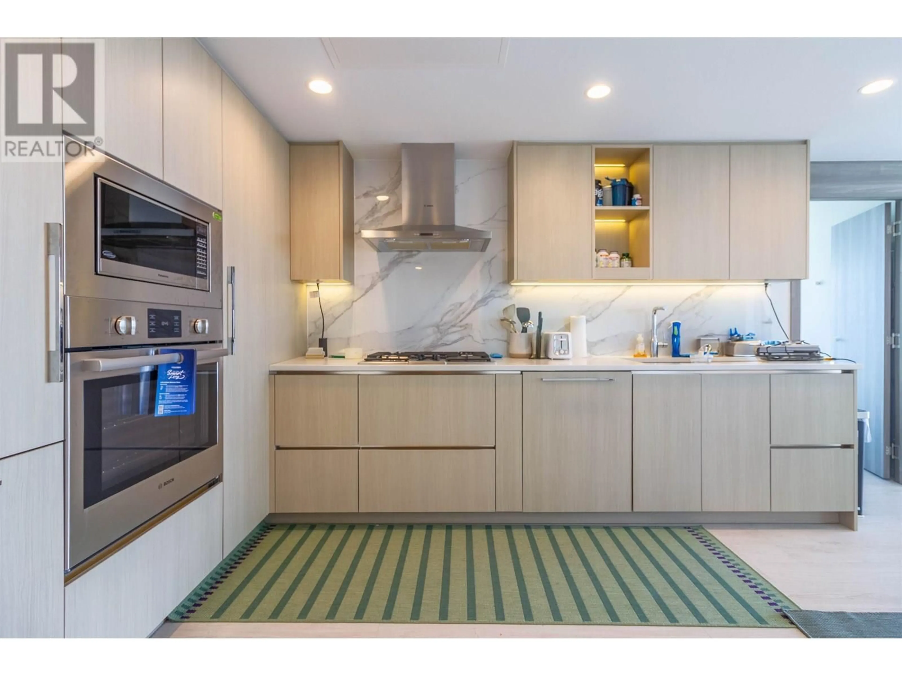 Contemporary kitchen, unknown for 2909 - 4890 LOUGHEED HIGHWAY, Burnaby British Columbia V5C0N2
