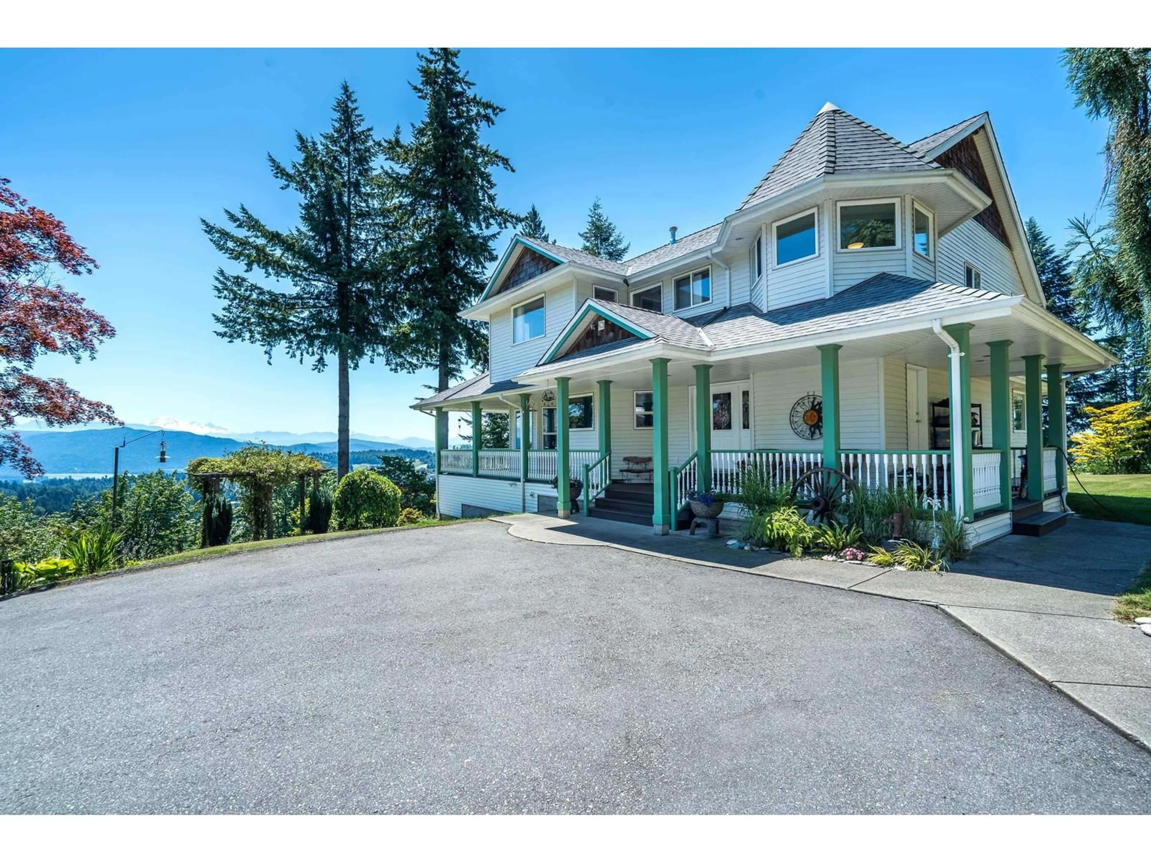 A pic from outside/outdoor area/front of a property/back of a property/a pic from drone, water/lake/river/ocean view for 9549 MONTE VISTA, Mission British Columbia V2V6B2