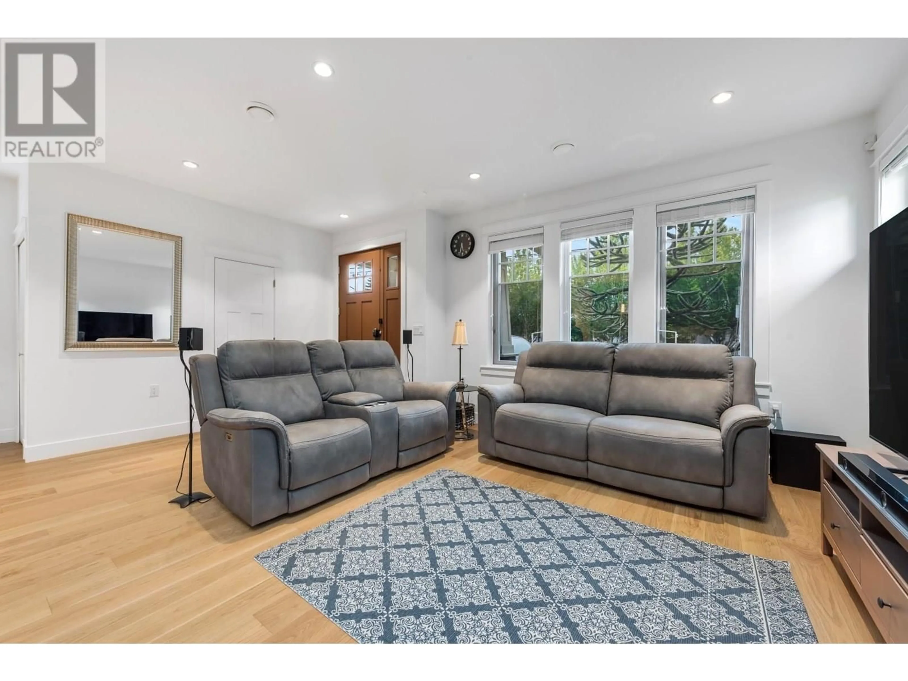 Living room with furniture, unknown for 5702 WILLIAMS ROAD, Richmond British Columbia V7E1K3